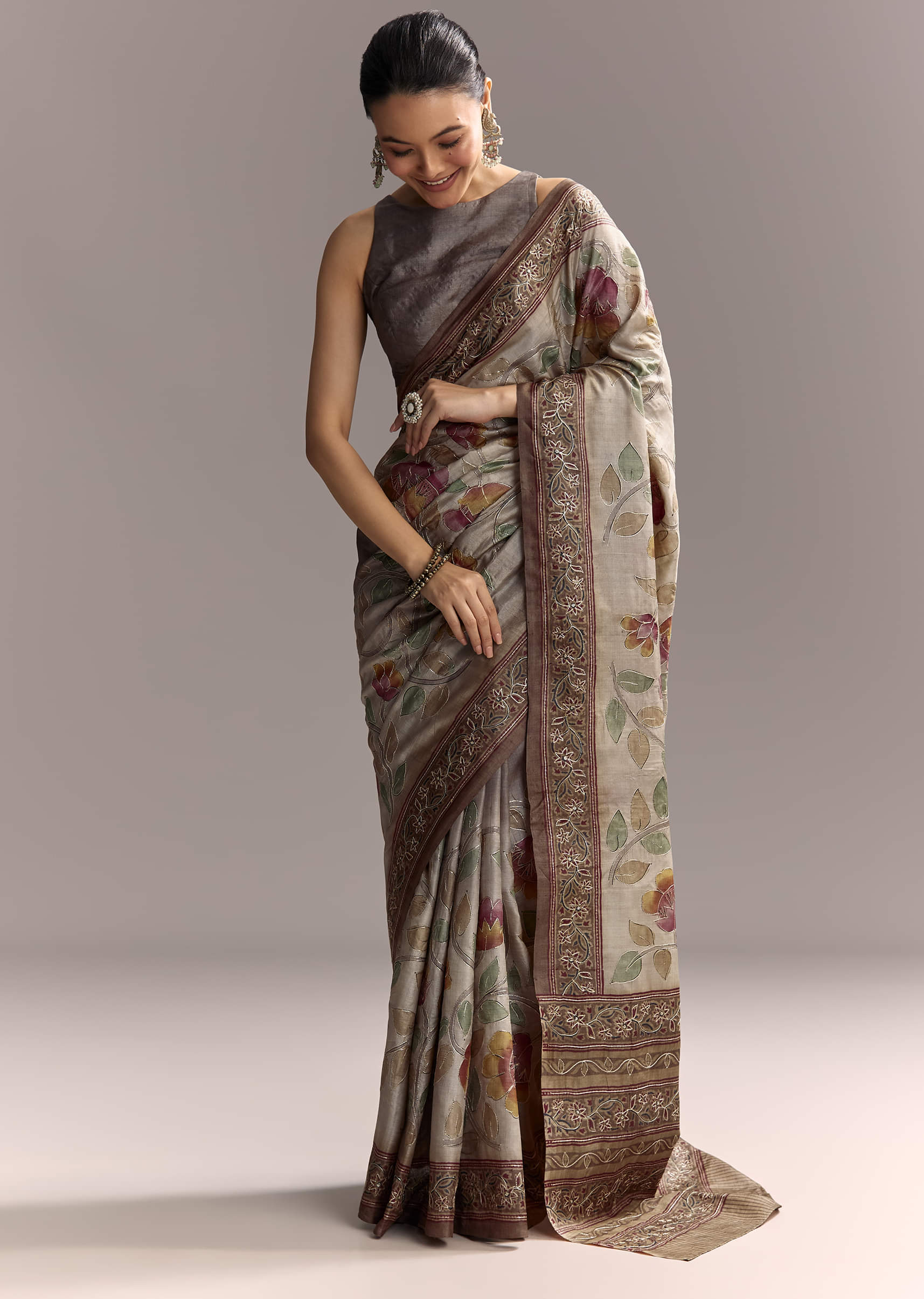 Grey Cotton Hand Painted Saree With Contrast Border - Image 3