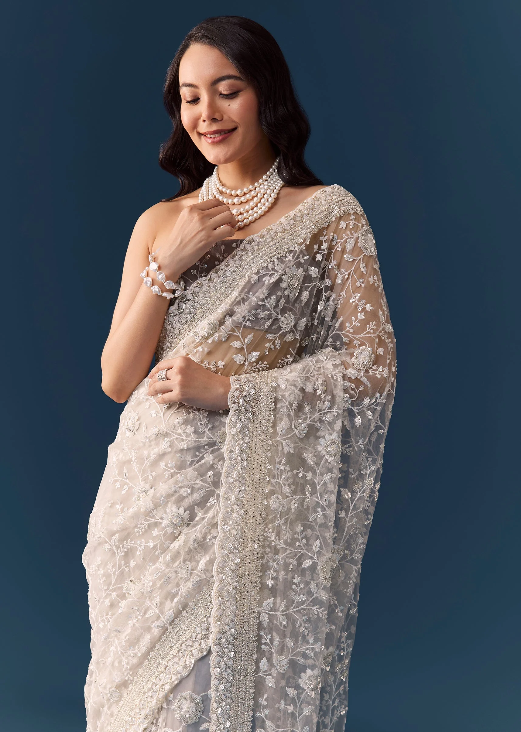Grey Floral Jaal Embellished Saree with Unstitched Blouse - Image 4