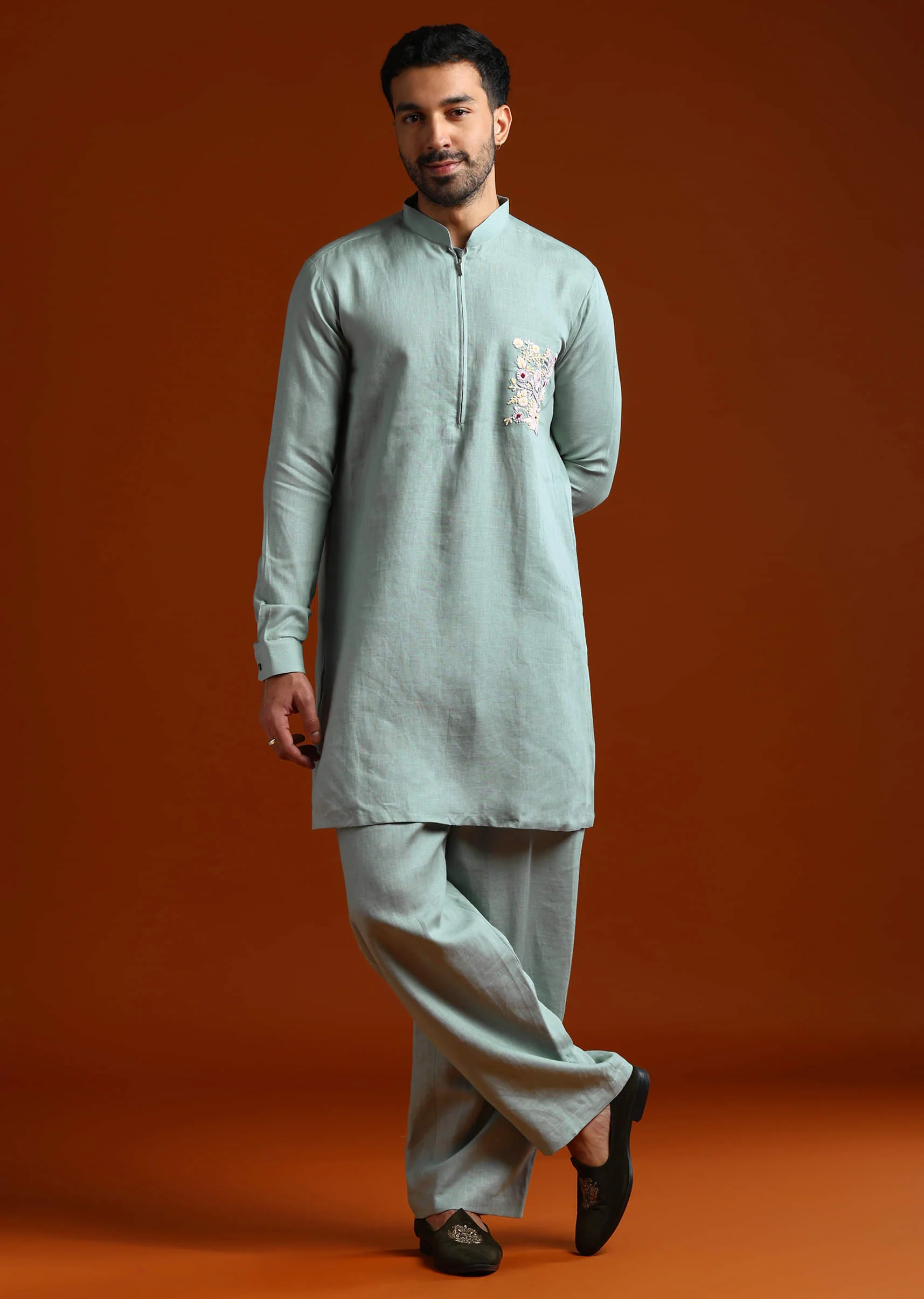 Grey Kurta Set For Men With Resham Work - Image 3