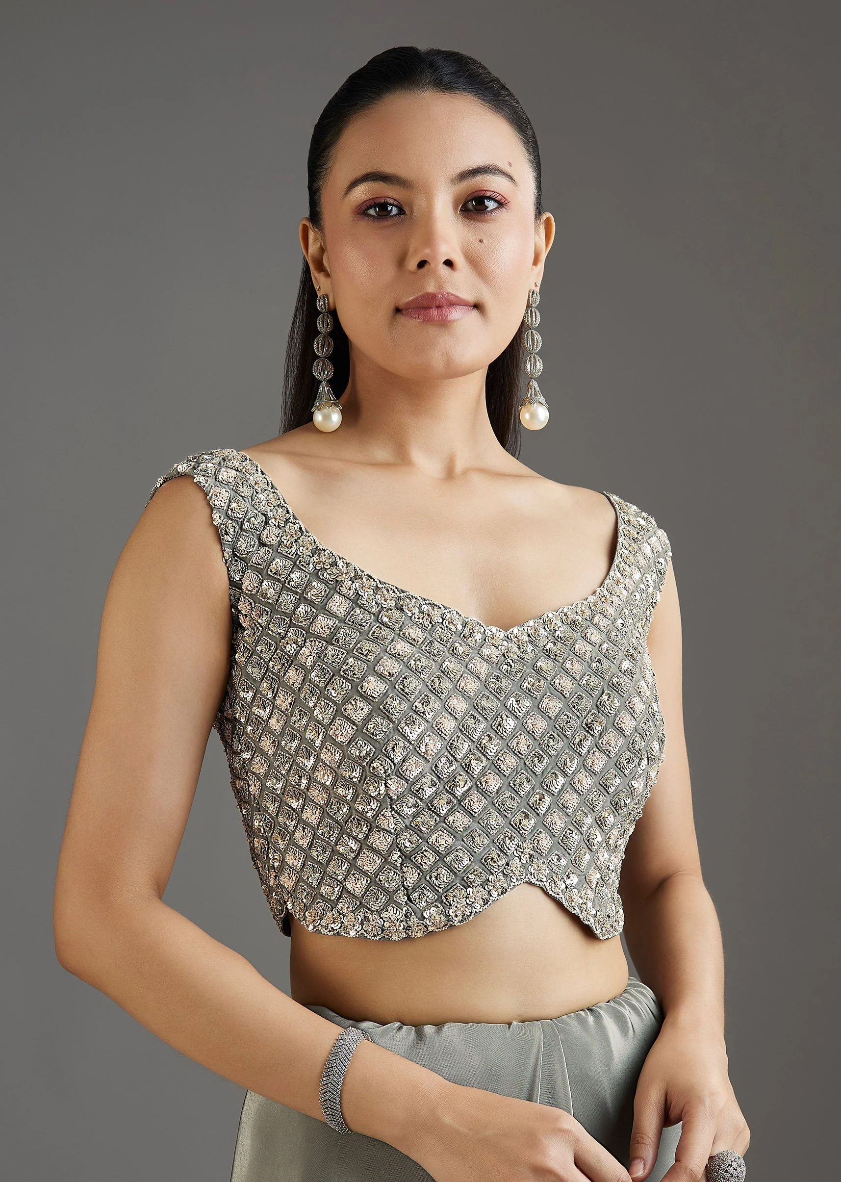 Grey Metallic Green Crepe Saree With Embellished Border - Image 7