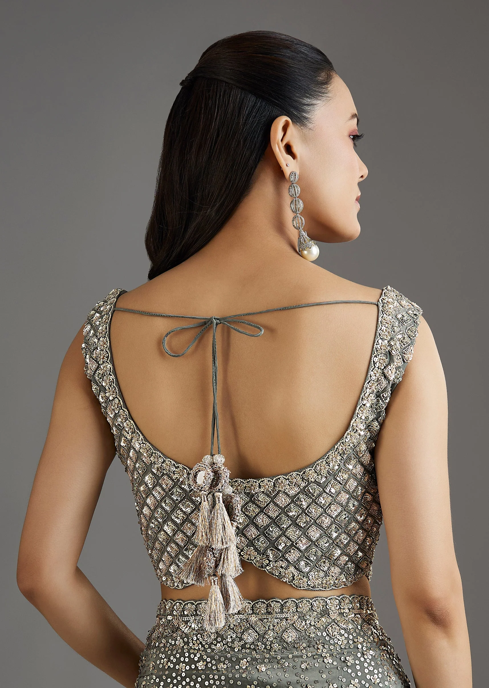 Grey Metallic Green Crepe Saree With Embellished Border - Image 8