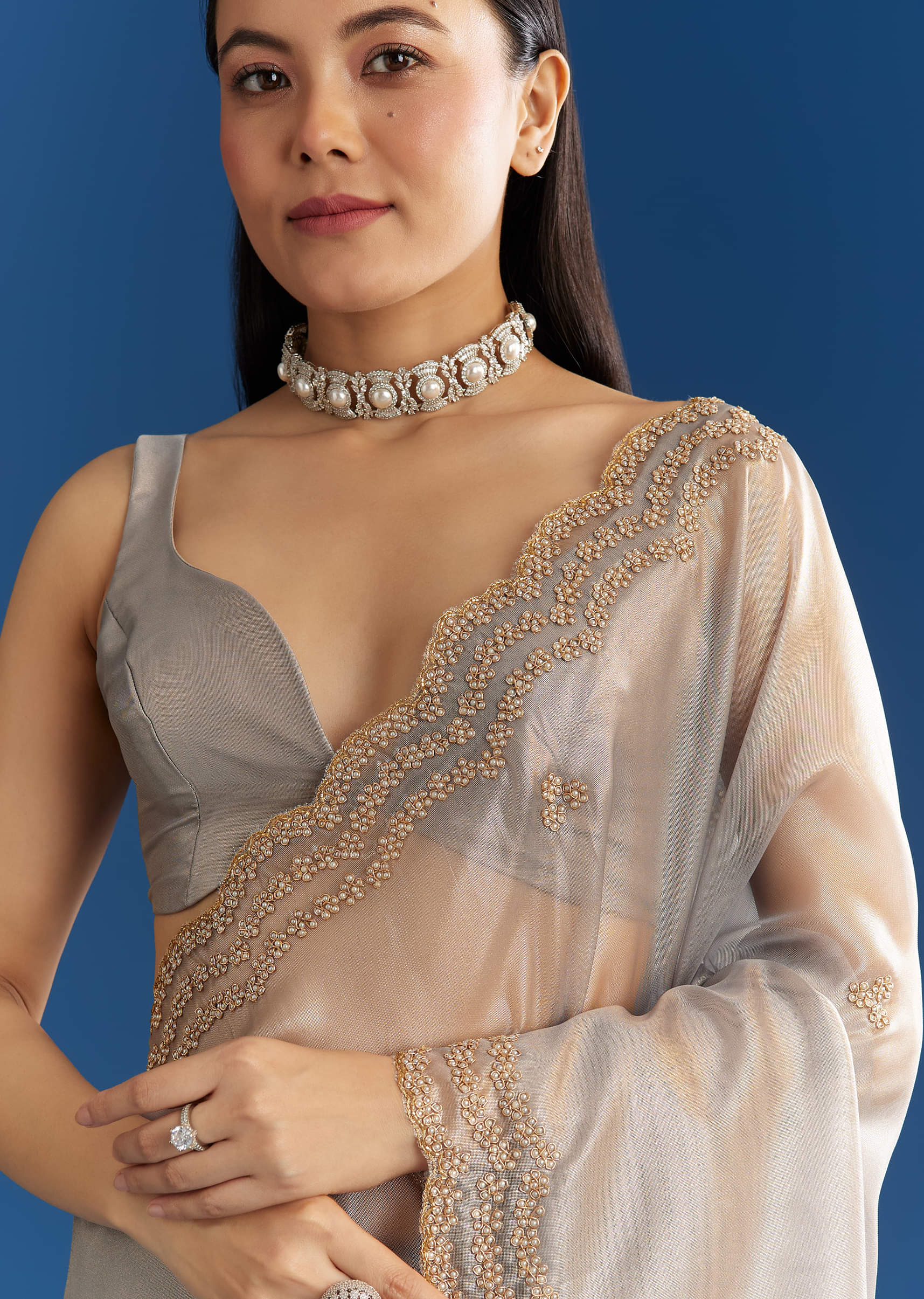 Grey Organza Tissue Saree With Embellished Scallop Border - Image 5