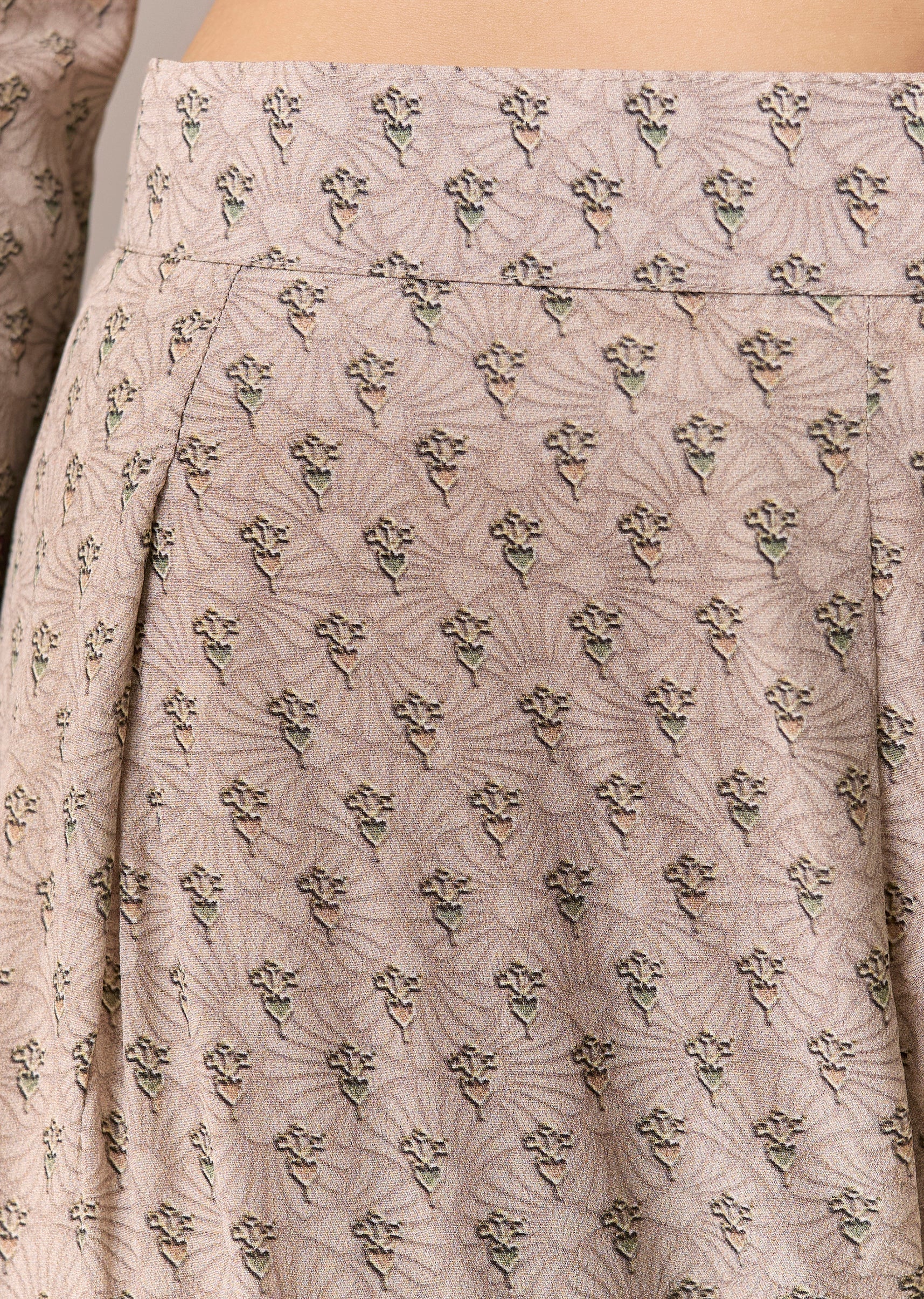Grey Printed Kurta Set With Pant And Dupatta - Image 6