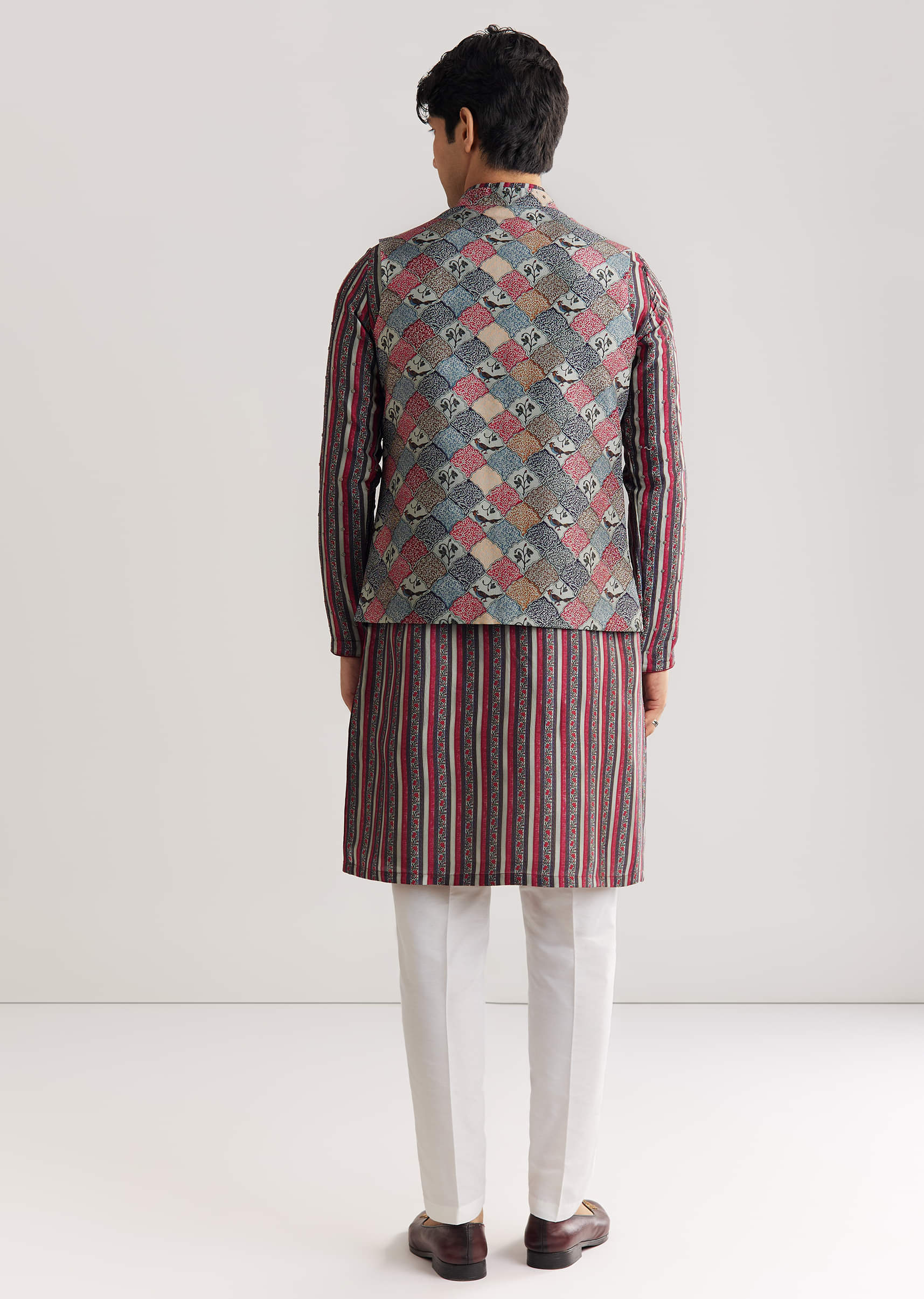 Grey Rawsilk Jacket Kurta Set With Cut Dana And Stone - Image 5