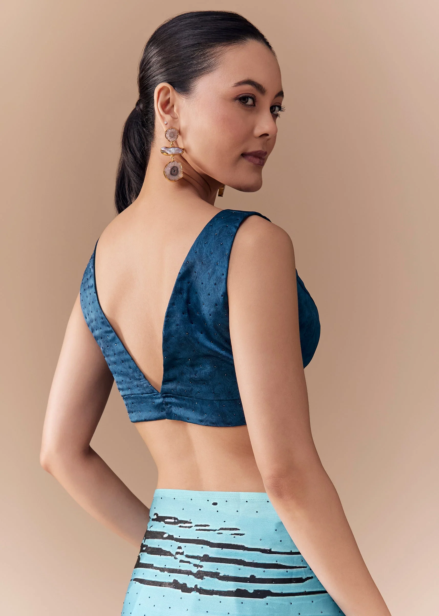 Grey Shaded Printed Satin Saree with Blouse Fabric - Image 8