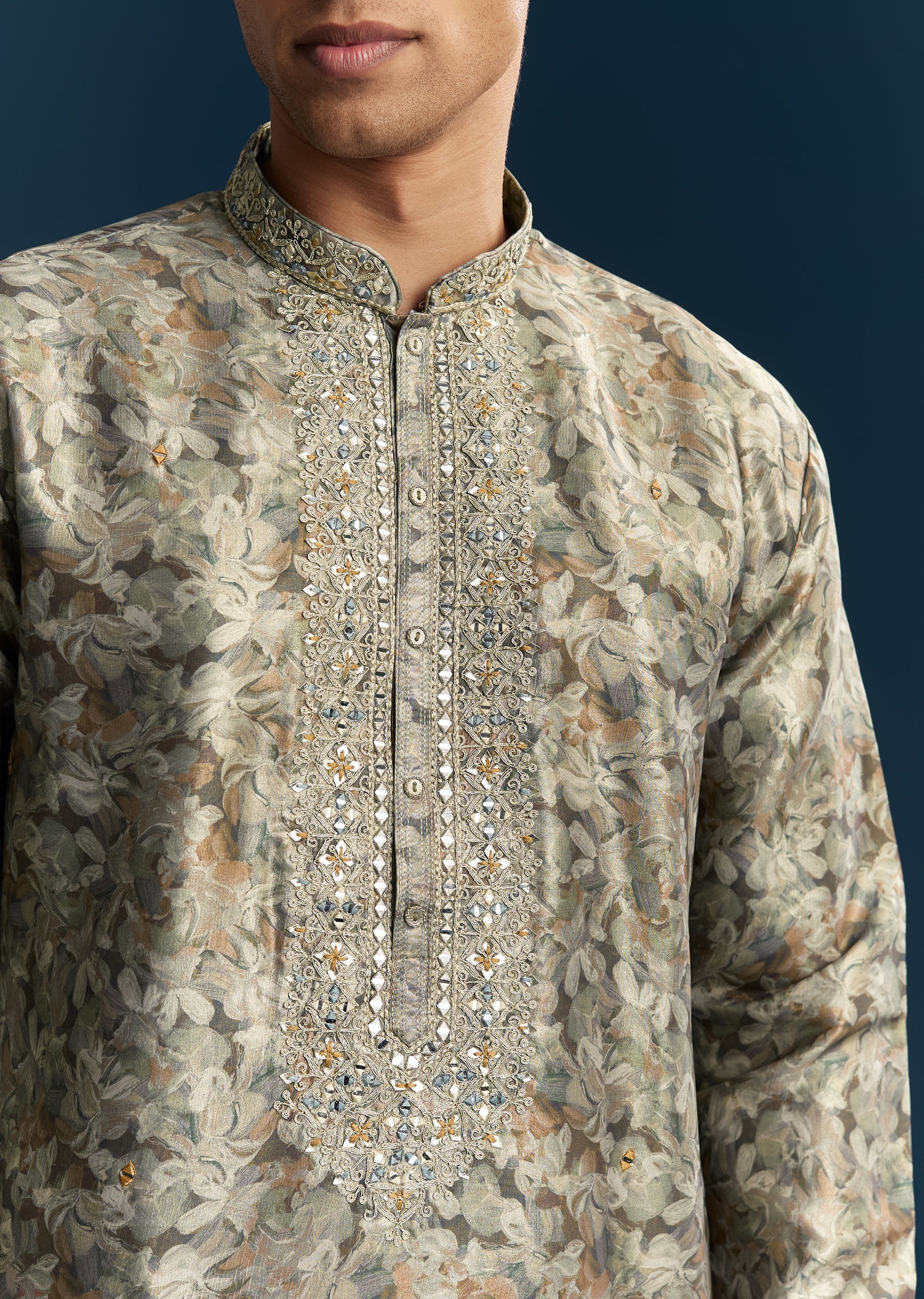 Grey Silk Kurta Set With Thread And Mirror Work - Image 2