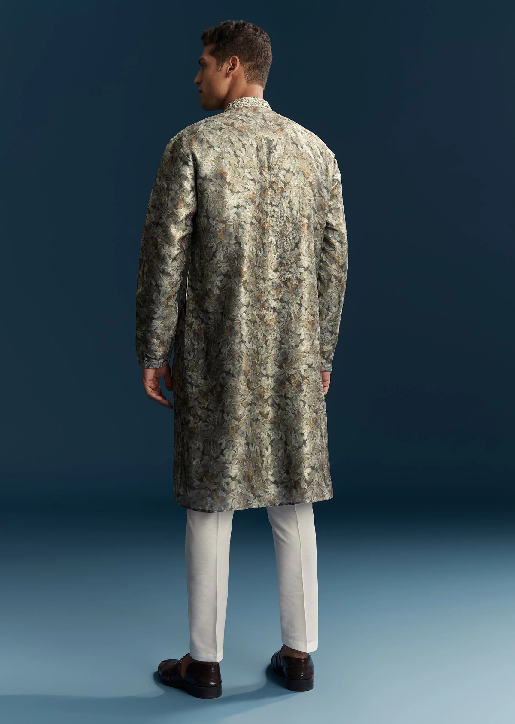 Grey Silk Kurta Set With Thread And Mirror Work - Image 5