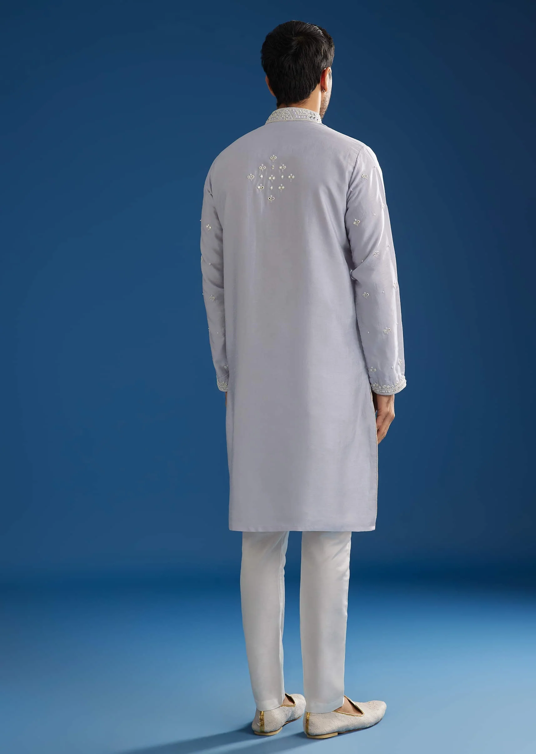Grey Silk Mirrorwork Kurta Set With Threaded Yoke - Image 4