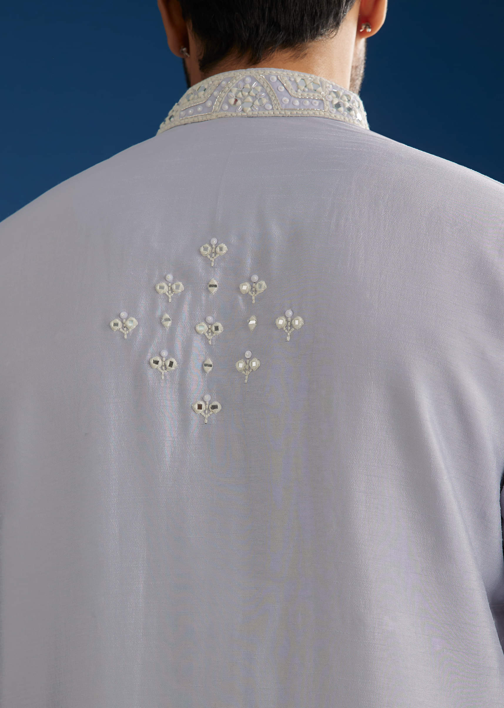 Grey Silk Mirrorwork Kurta Set With Threaded Yoke - Image 5