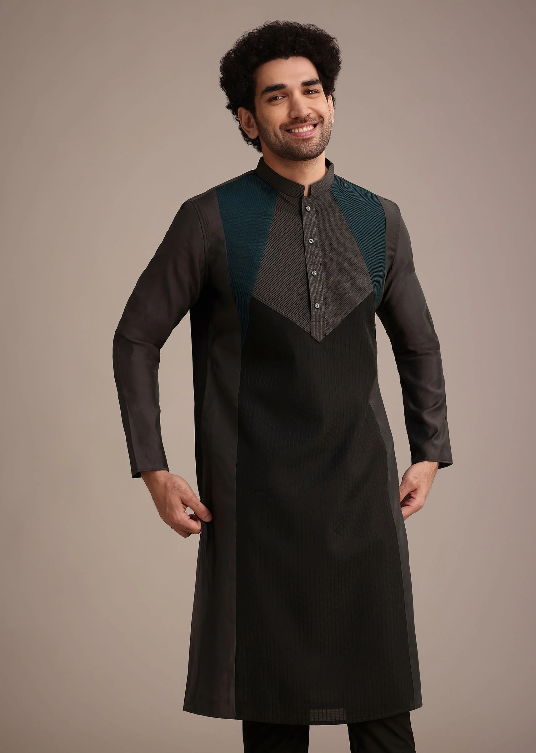 Grey Thread Hand Embroidered Kurta Set - Image 4