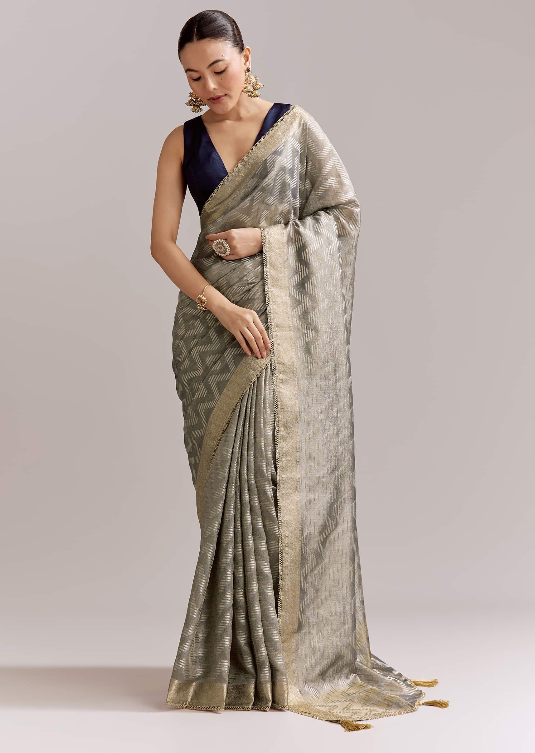 Grey Tissue Silk Woven Saree With Zig Zag Motif And Zari Border - Image 4