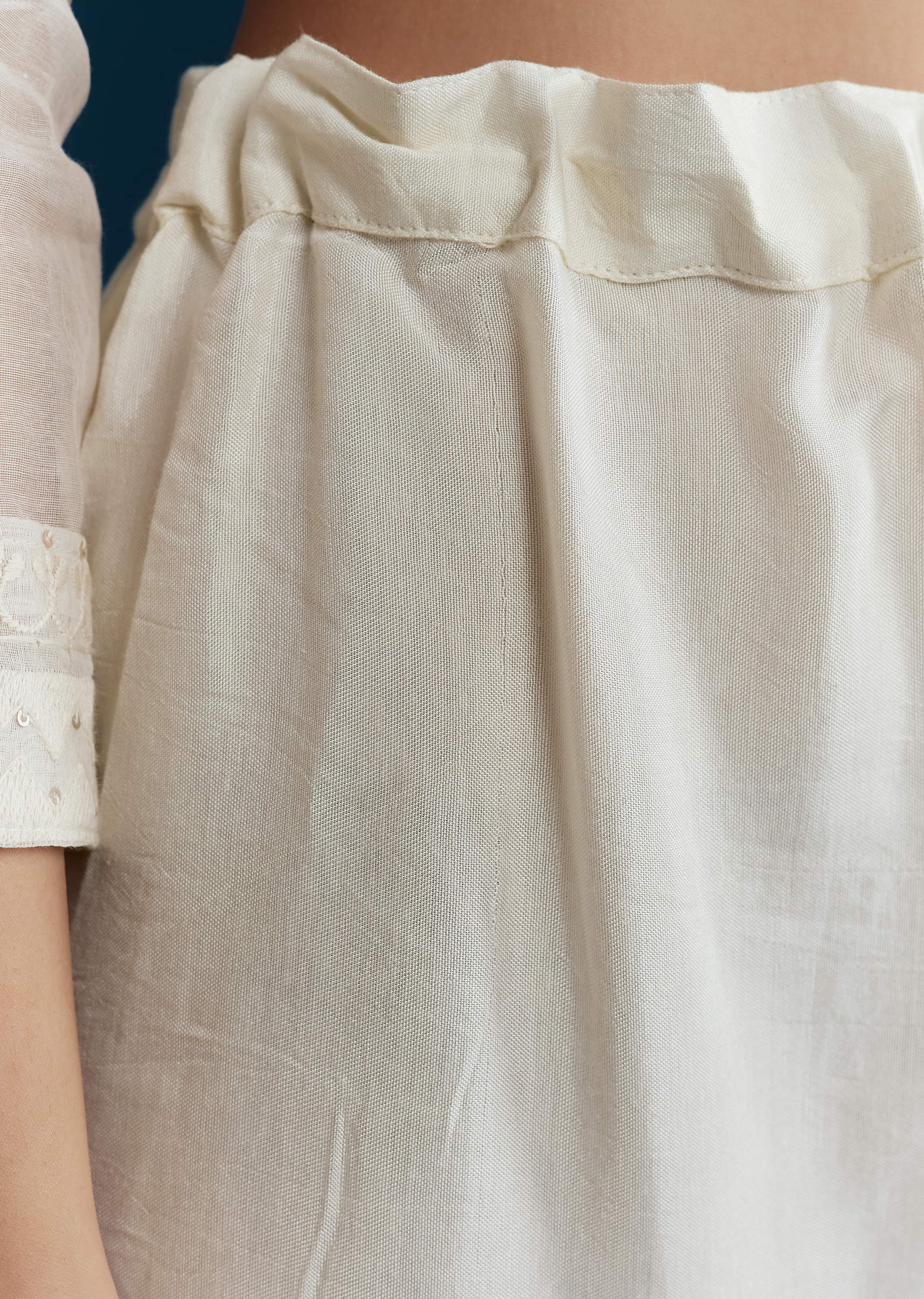 Ivory Chanderi Kurta Set with Thread Work - Image 6