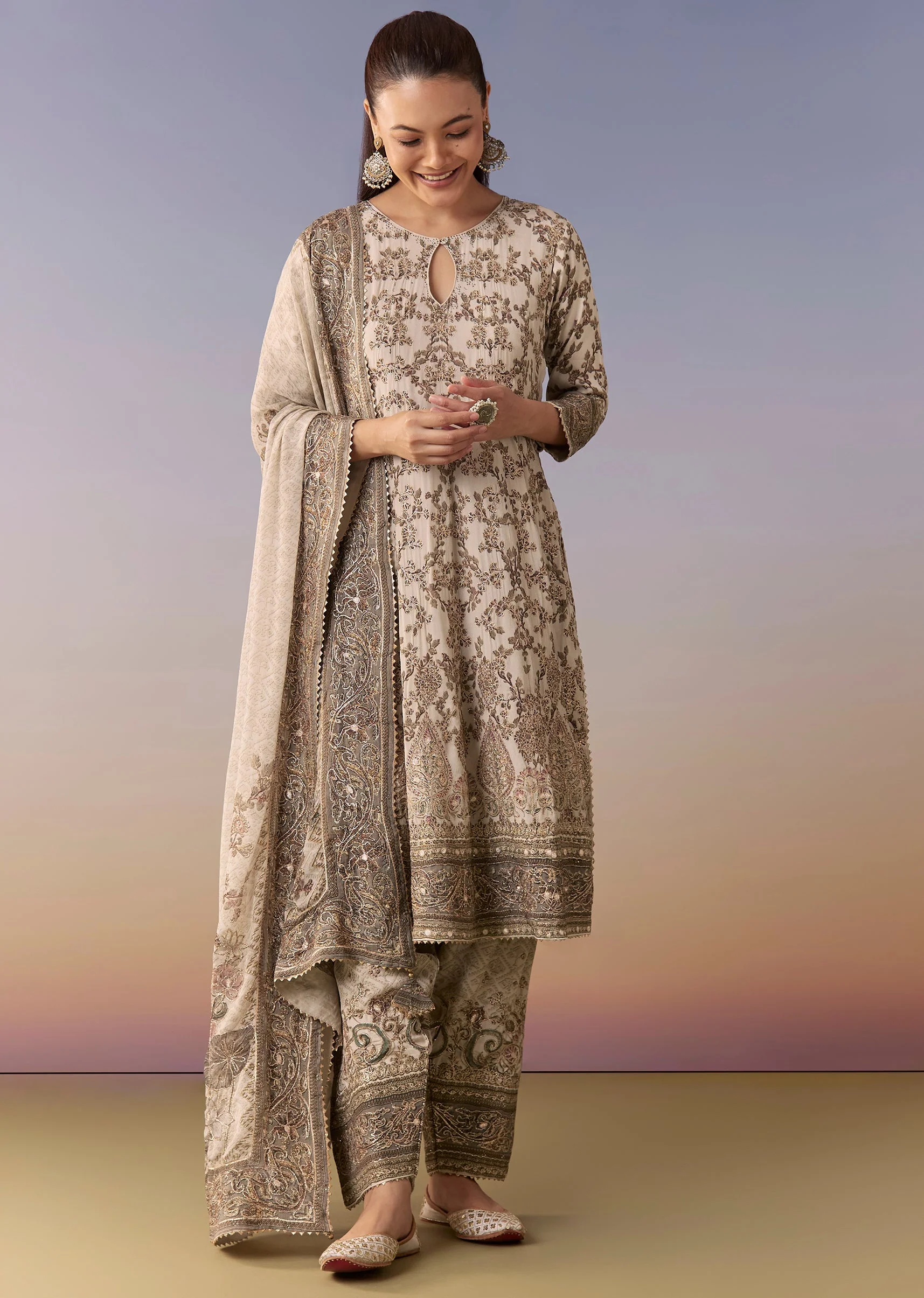 Ivory Printed Kurta Set With Pant And Dupatta - Image 3