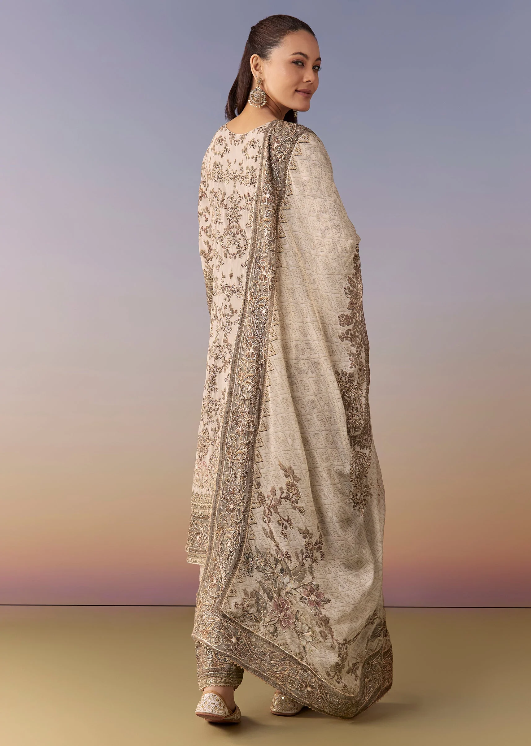Ivory Printed Kurta Set With Pant And Dupatta - Image 5