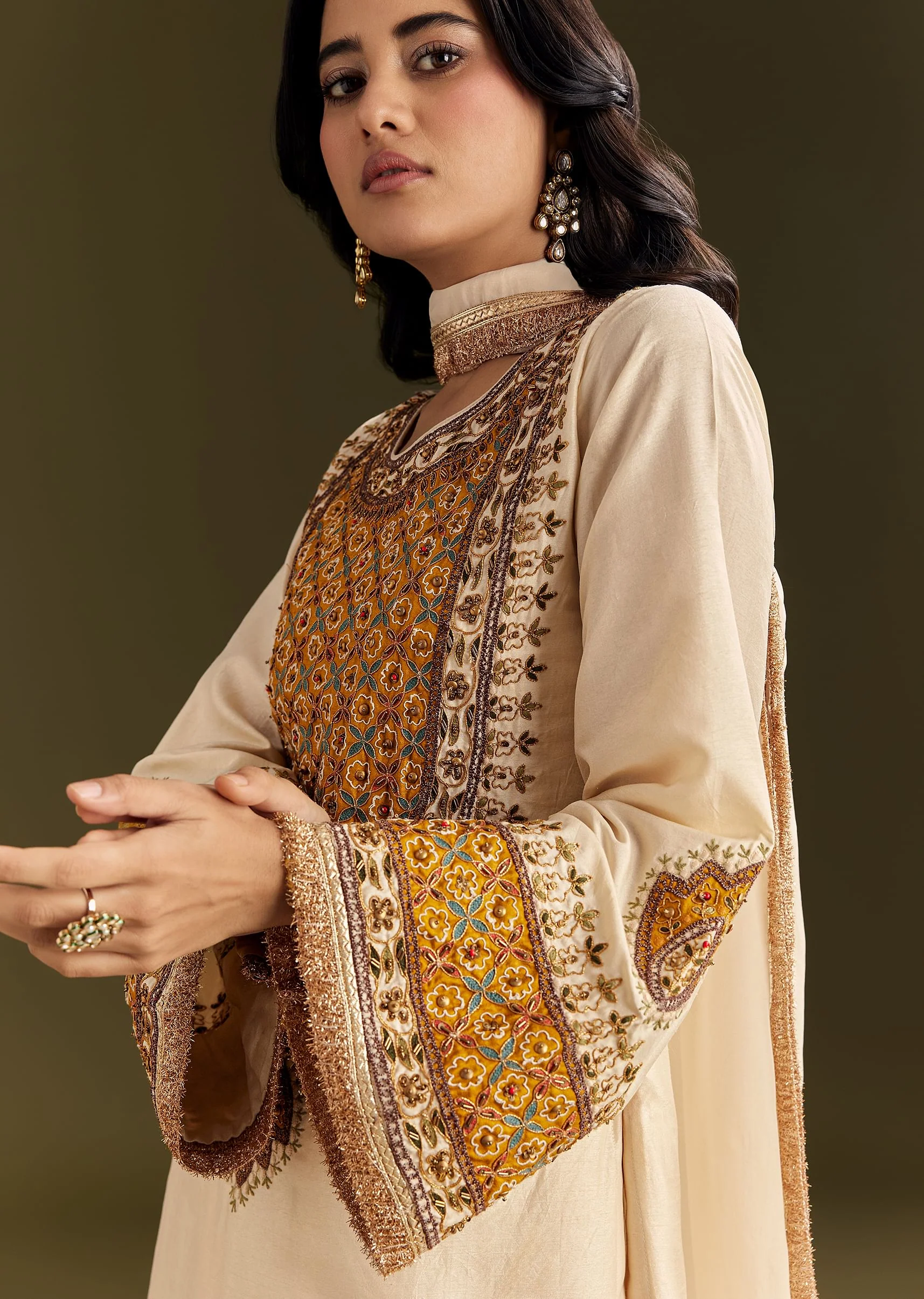 Ivory Silk Threadwork Kurta Patiala With Gotta Lace Organza Dupatta - Image 2