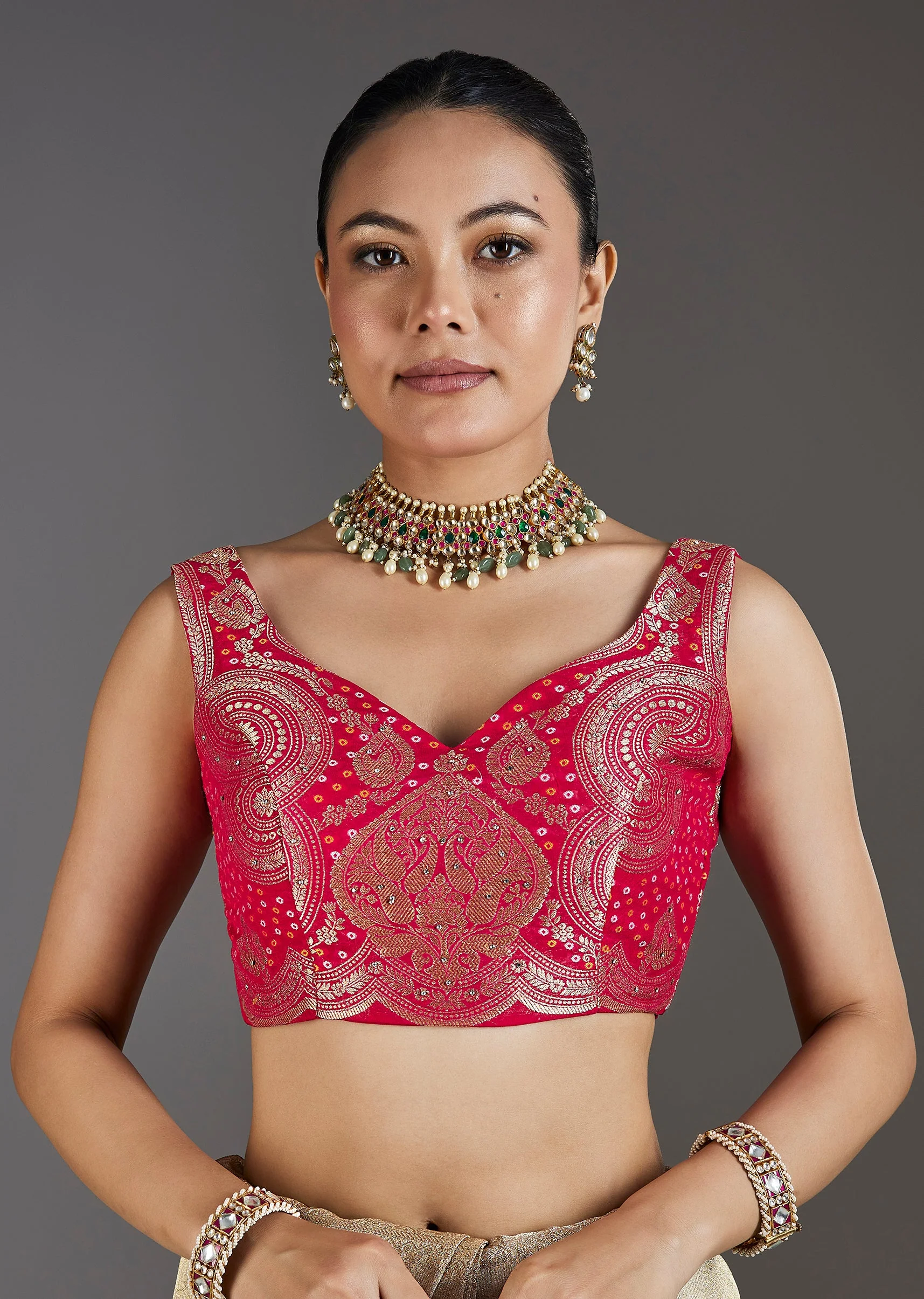 Ivory Tissue Saree With Embroidered Border - Image 7