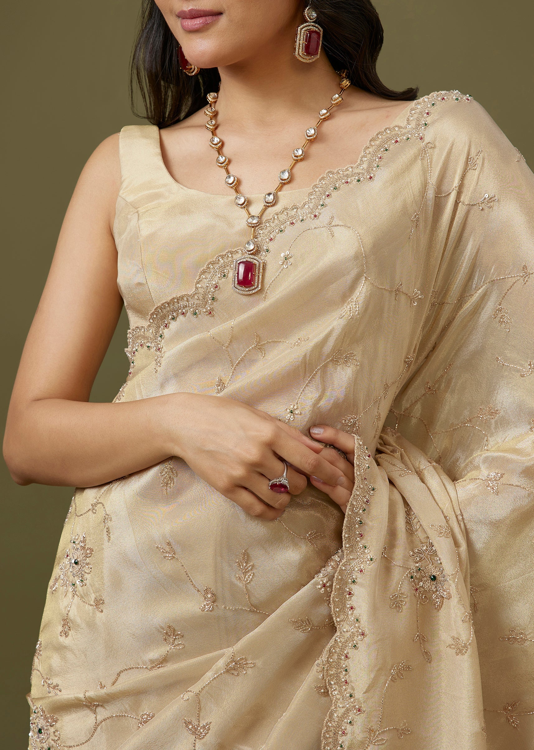 Ivory Tissue Saree With Floral Scallop Border - Image 2