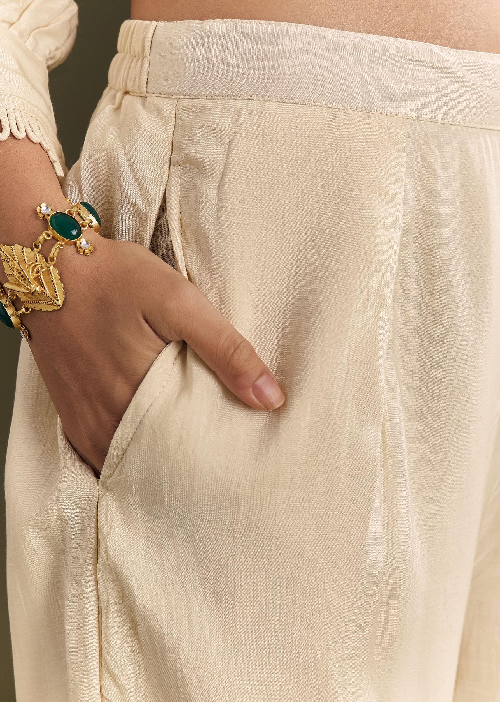 Ivory White Kurta Pant Set With Green Beaded Neckpiece - Image 6