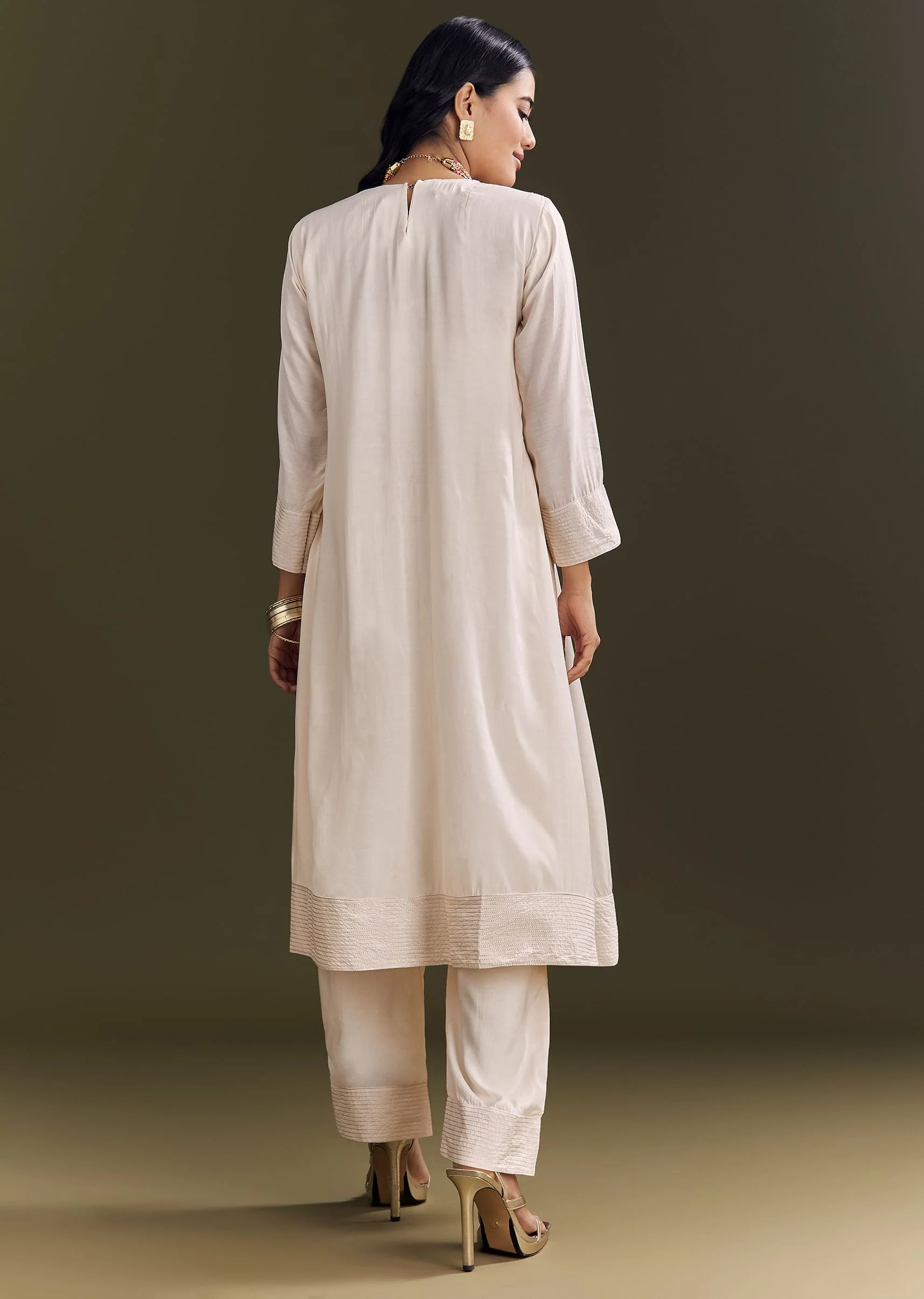 Ivory White Resham Embroidered Kurta Pant set - Image 5