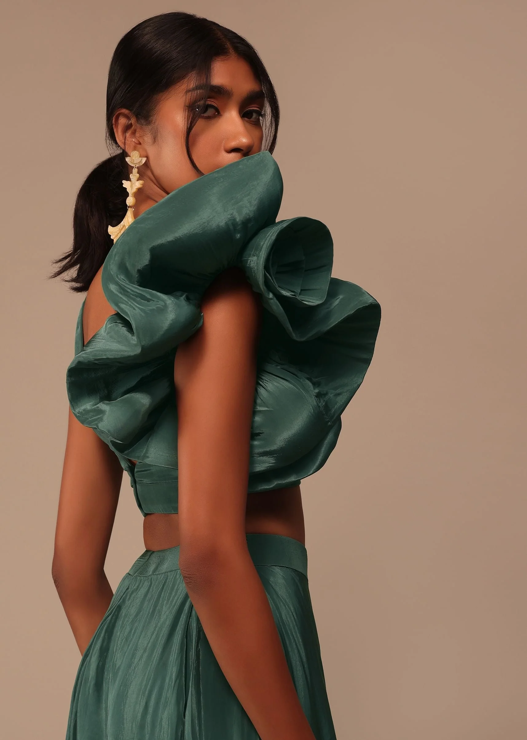 Jade Green Saree With Fancy One Side Flowered Shape Sleeve And Belt - Image 7