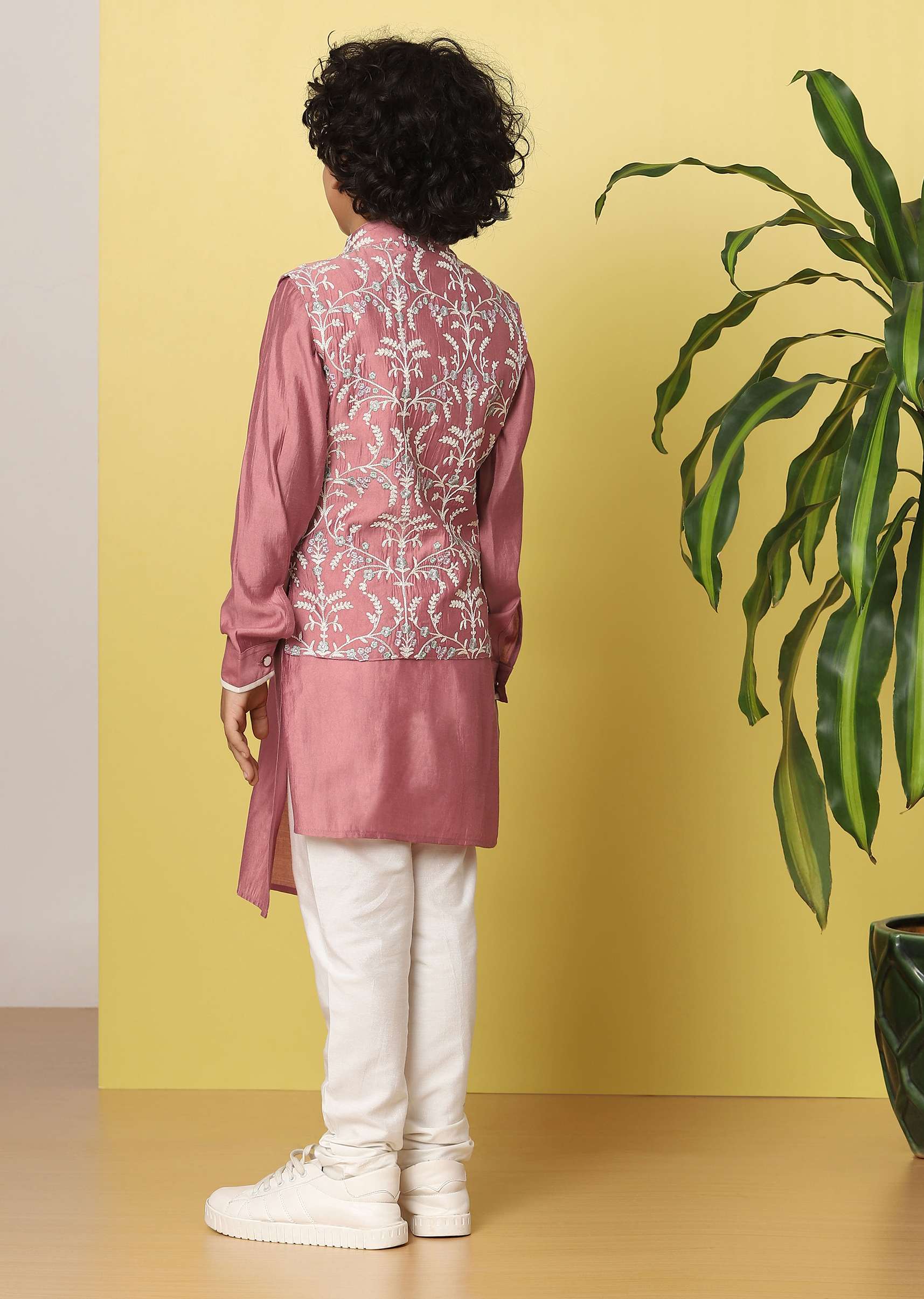 Kalki Peach Pink Boys Bandi Jacket Set With Threadwork - Image 4