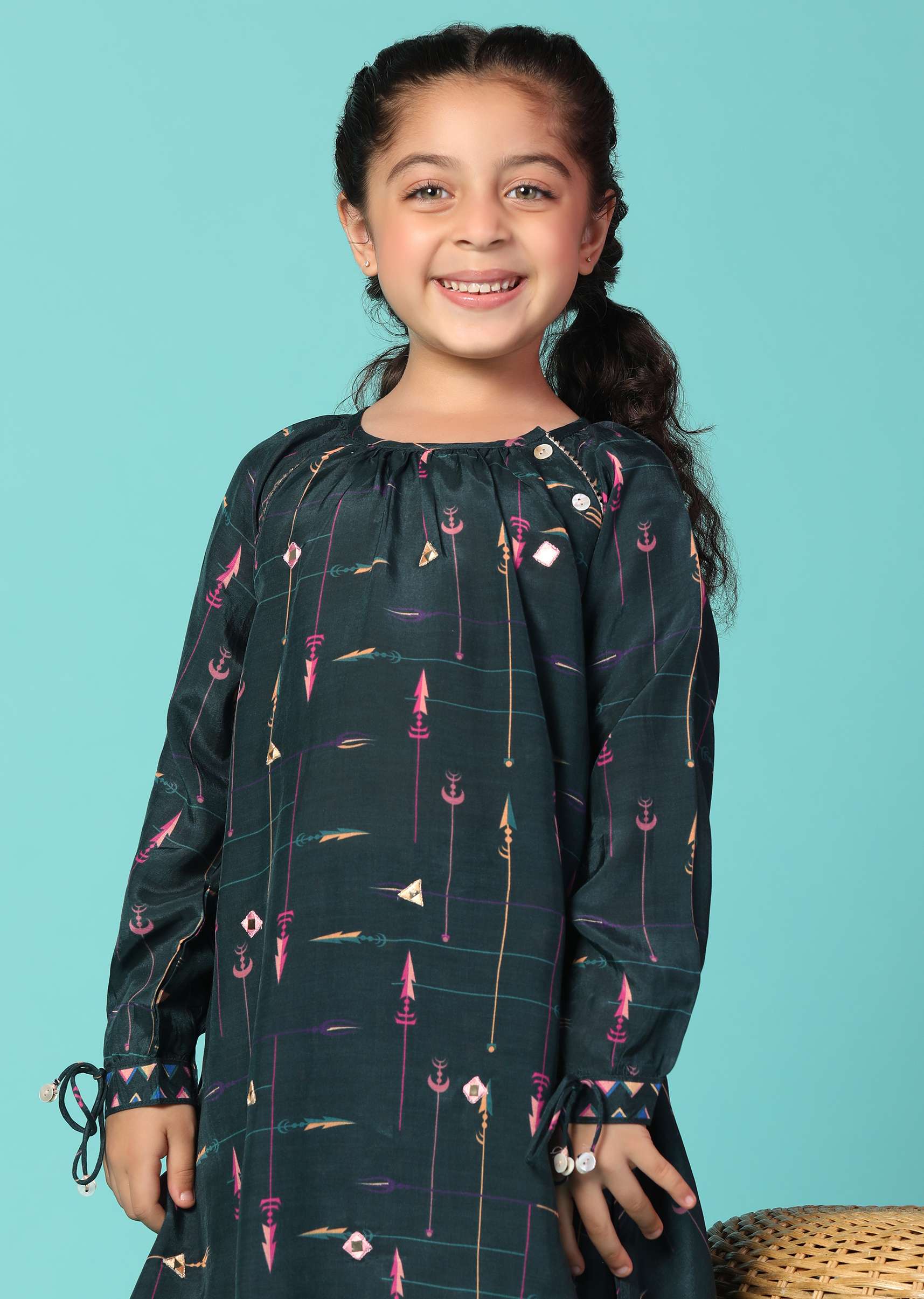 Kalki Peacock Green Kurta Palazzo Set With Mirrorwork In Silk For Girls - Image 2
