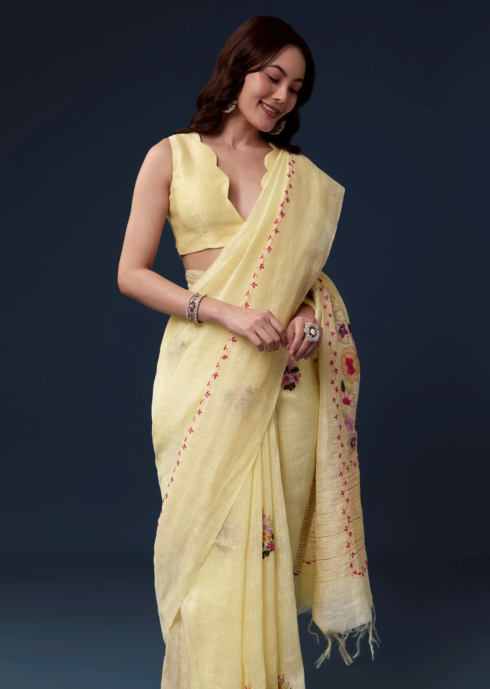 Lemon Yellow Linen Saree With Resham Thread Floral Embroidery - Image 5