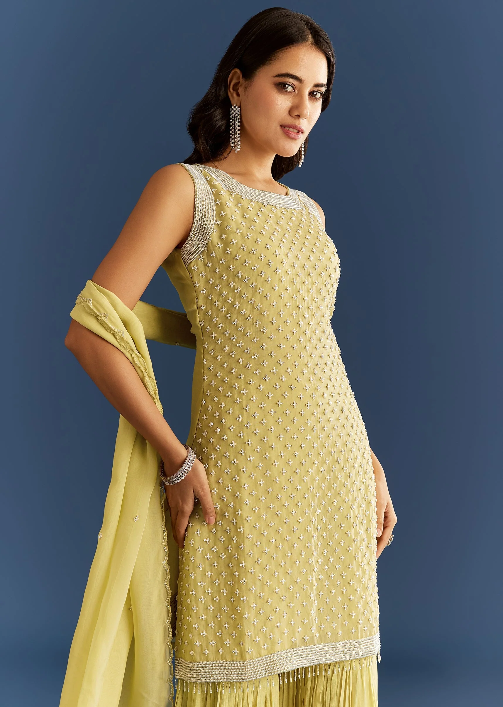 Light Lime Green Organza Kurta Set With Embroidered Scallop Hem Dupatta - Image 4