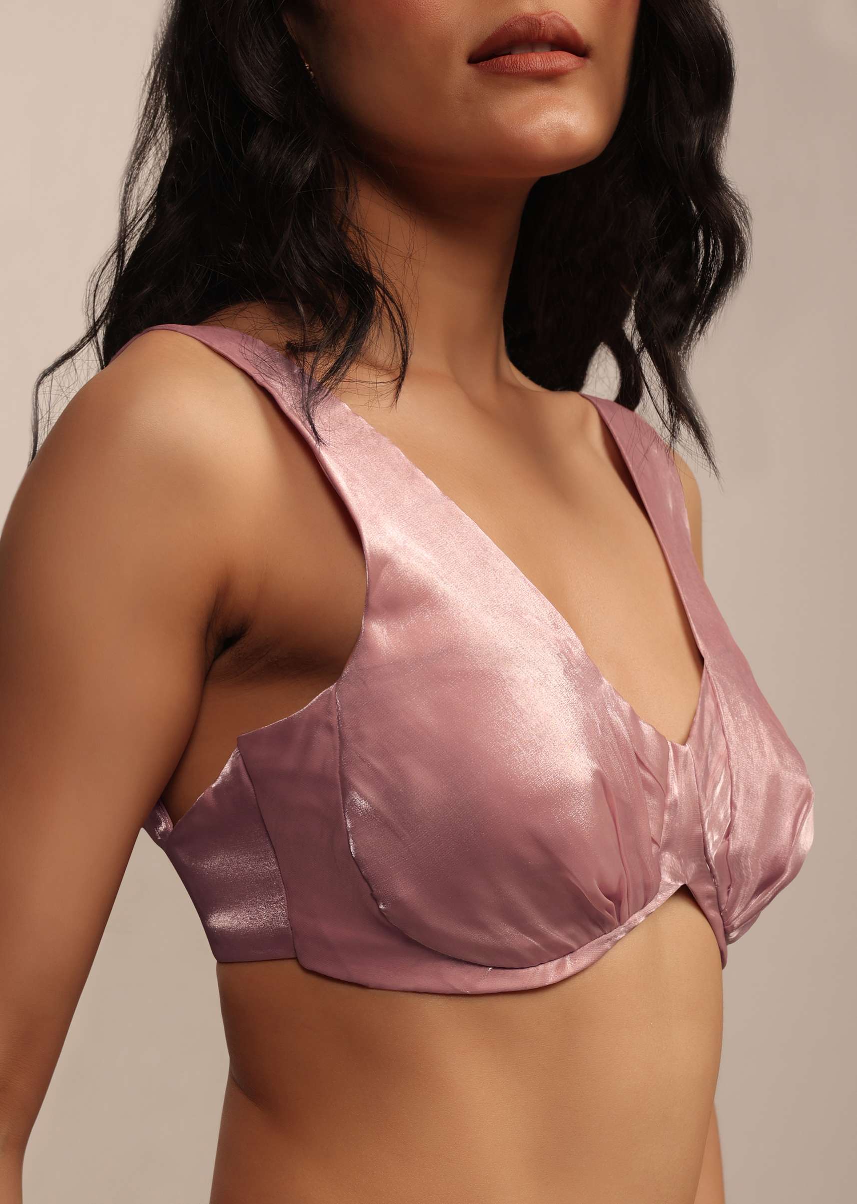 Light Pink Sleeveless Blouse In Organza With V Neckline - Image 3