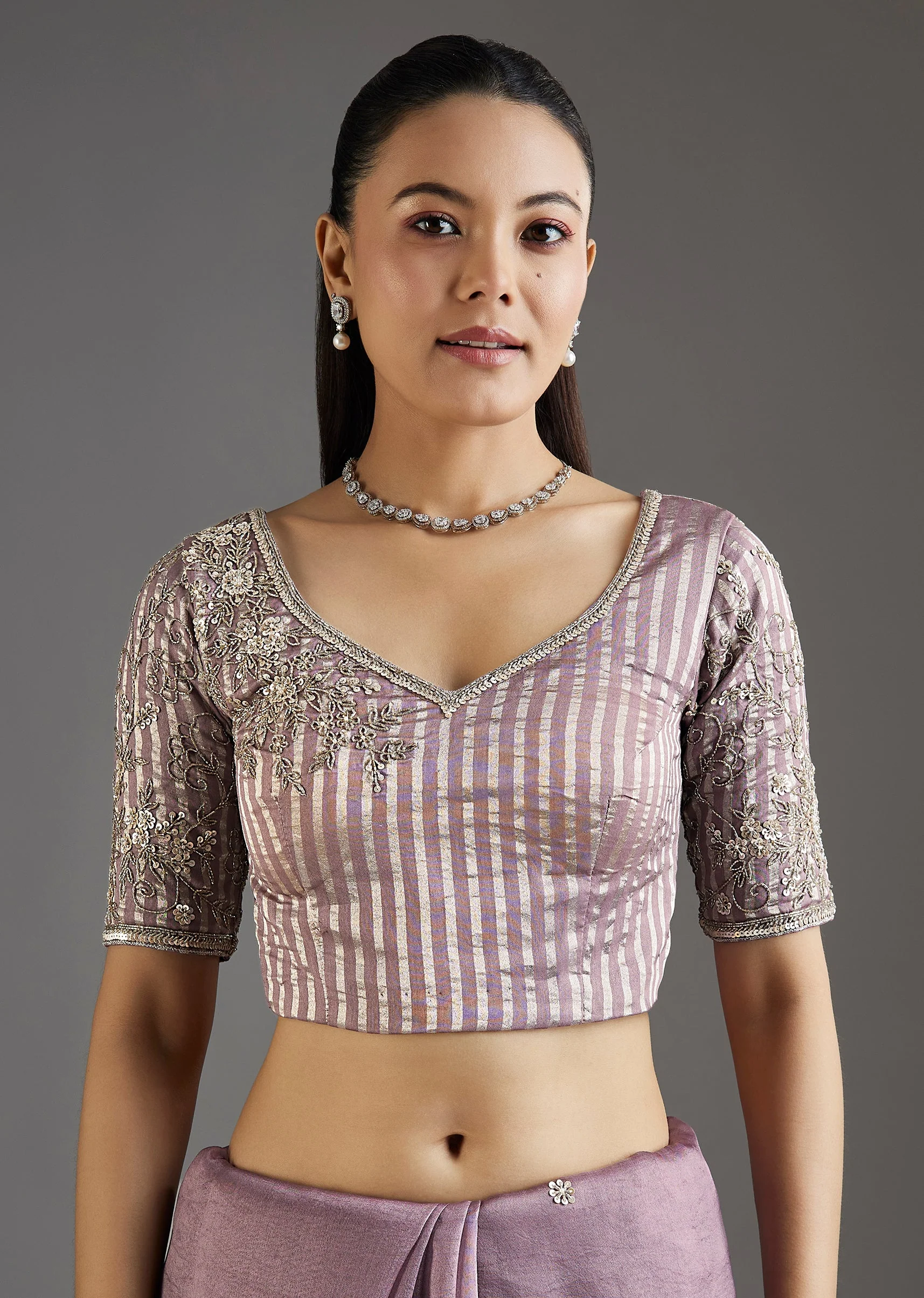 Lilac Organza Saree With Embellished Scallop Border - Image 7