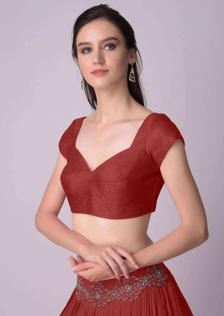 Maroon Blouse In Raw Silk With Sweet Heart Neckline - Image 4