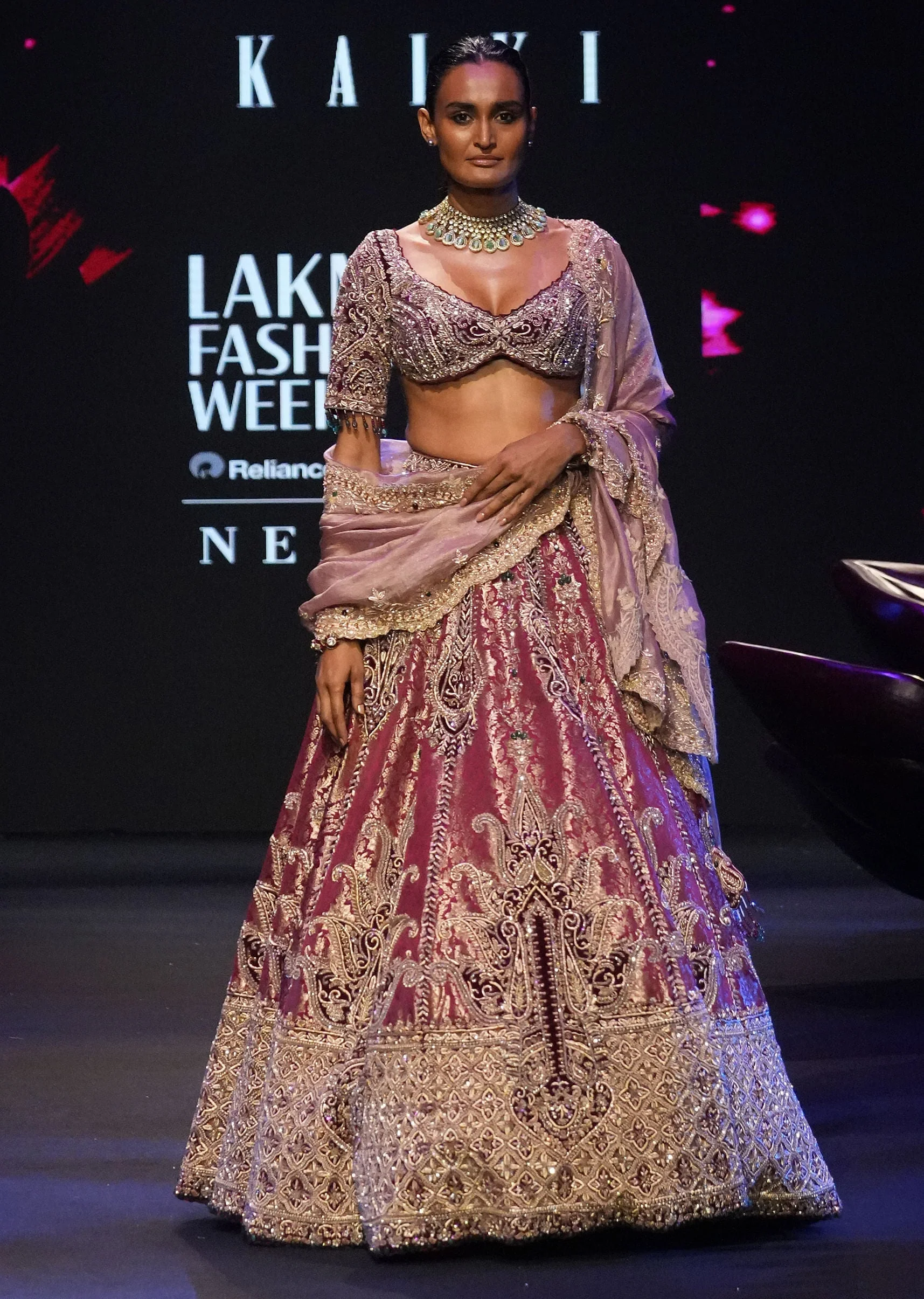 Maroon Brocade Lehenga Dupatta With Cross Body Blouse - Image 7