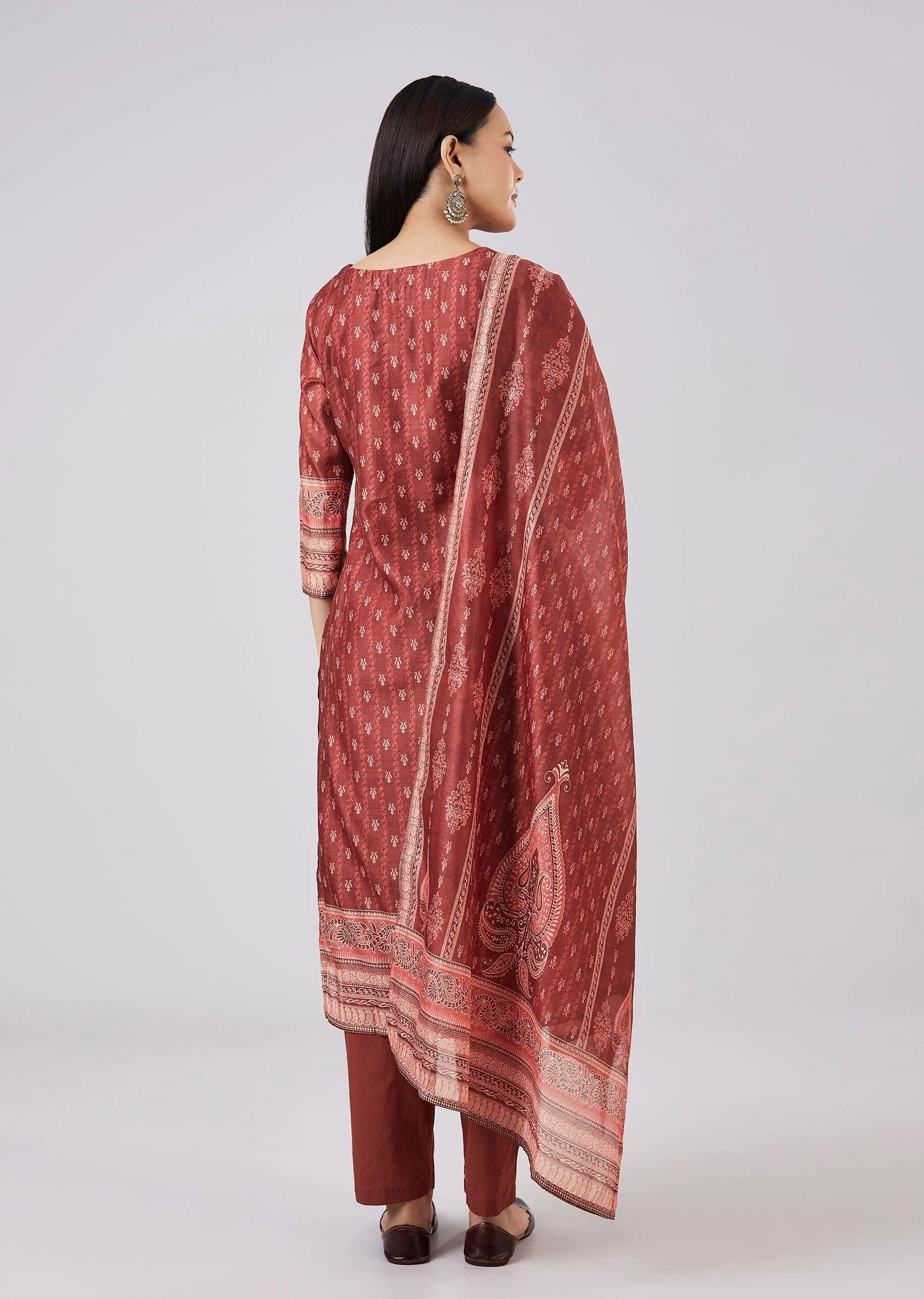Maroon Chanderi Kurta Set With Sequins Detailing - Image 5