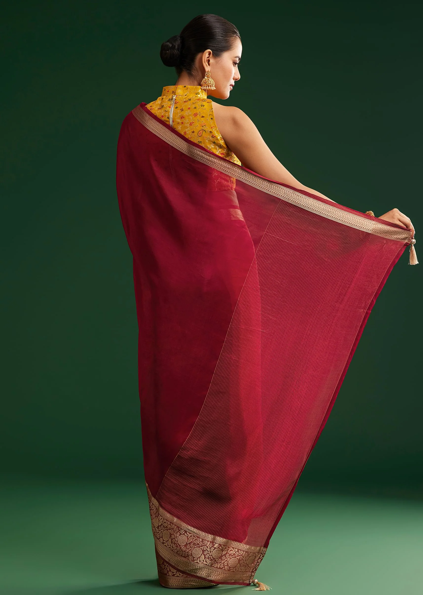 Maroon Dola Silk Saree With Zari Woven Border And Pallu - Image 6