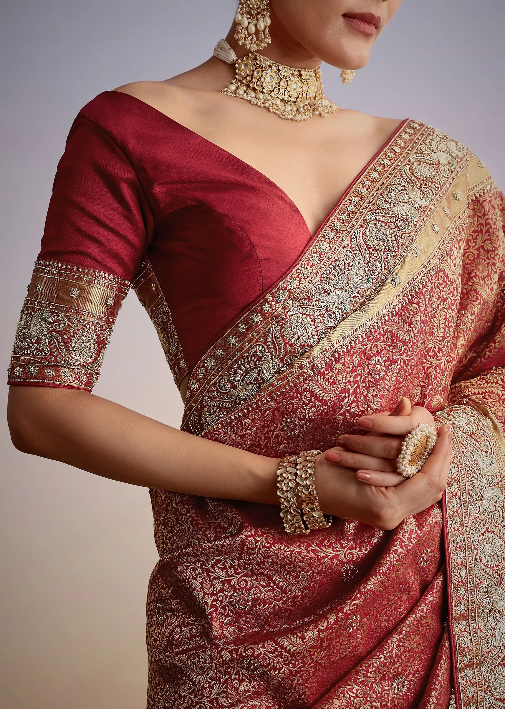 Maroon Jacquard Silk Saree With Heavy Embroidered Border And Pallu - Image 3