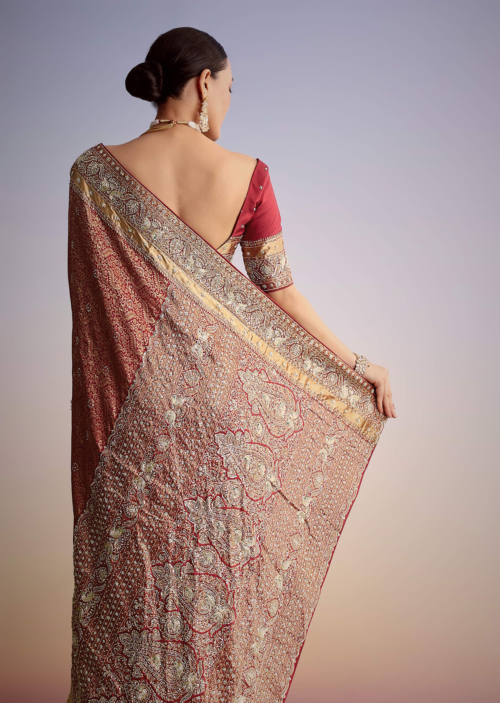 Maroon Jacquard Silk Saree With Heavy Embroidered Border And Pallu - Image 5