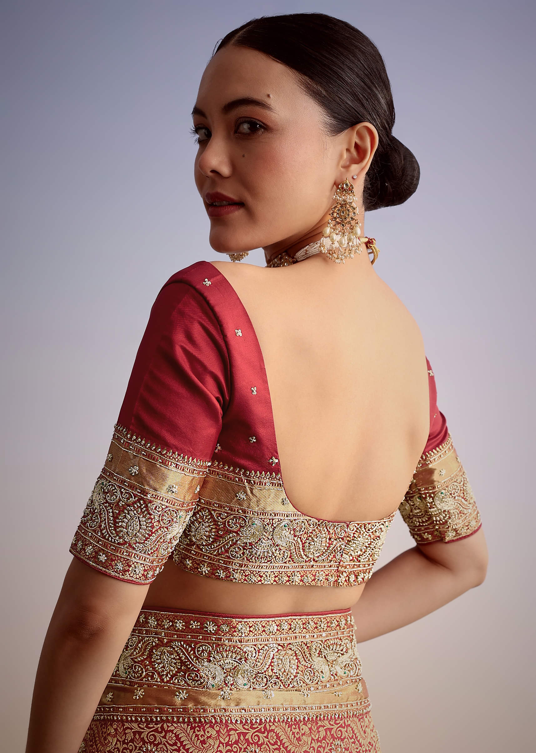 Maroon Jacquard Silk Saree With Heavy Embroidered Border And Pallu - Image 9