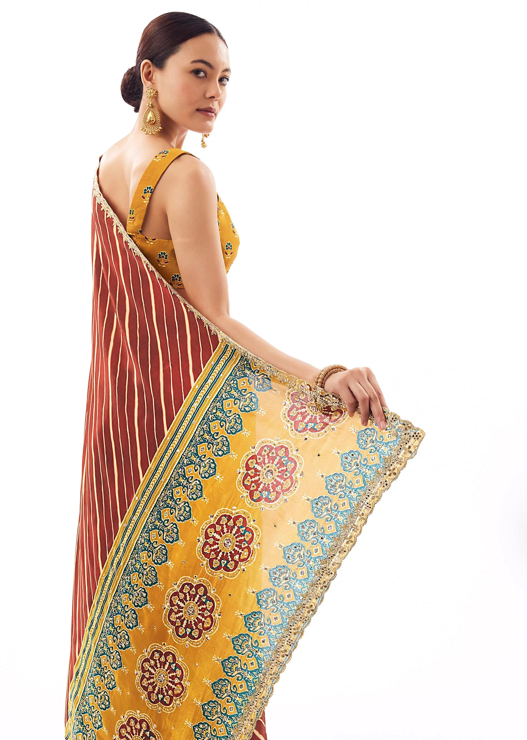 Maroon Lehariya Crepe Saree With Scalloped Gotta Work Border - Image 6