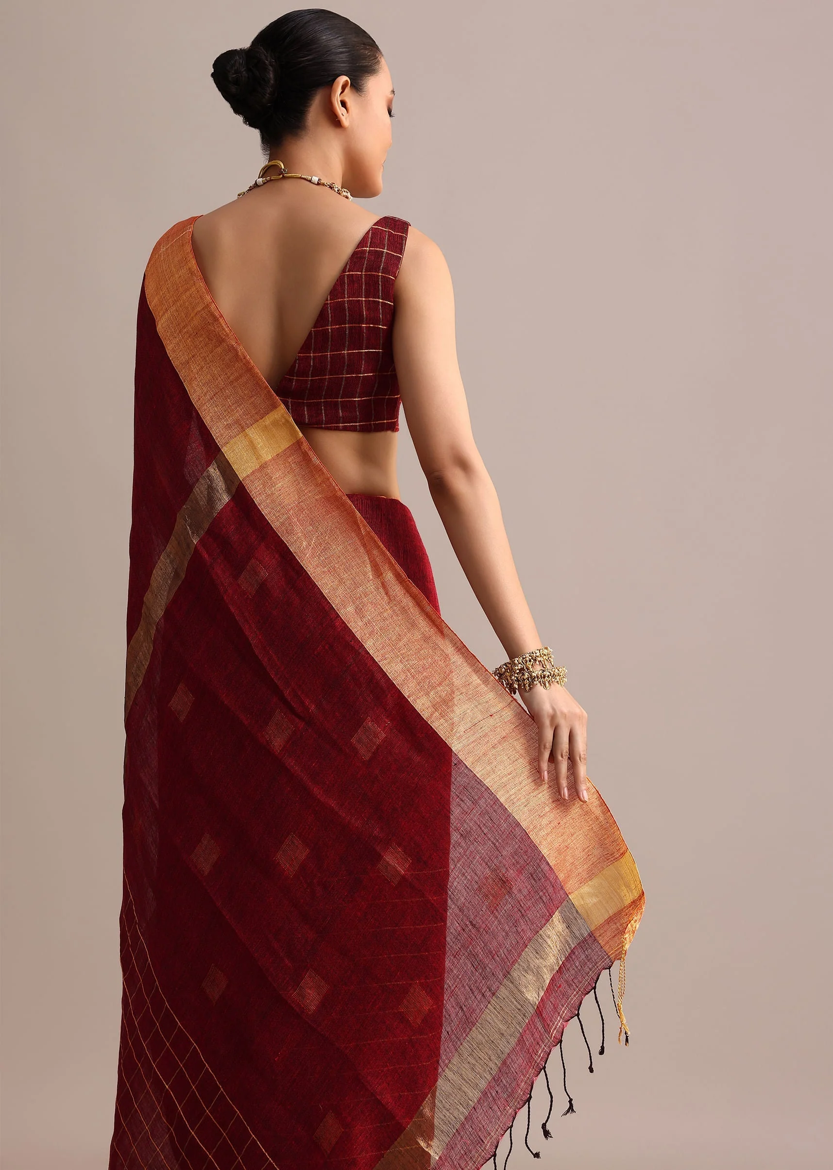Maroon Linen Woven Saree With Zari Border And Unstitched Blouse - Image 6