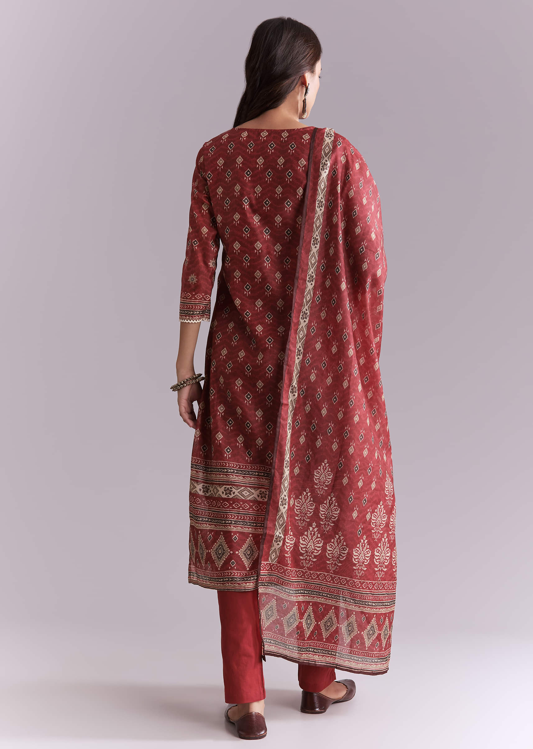 Maroon Silk Kurta Set With Indie Print - Image 5
