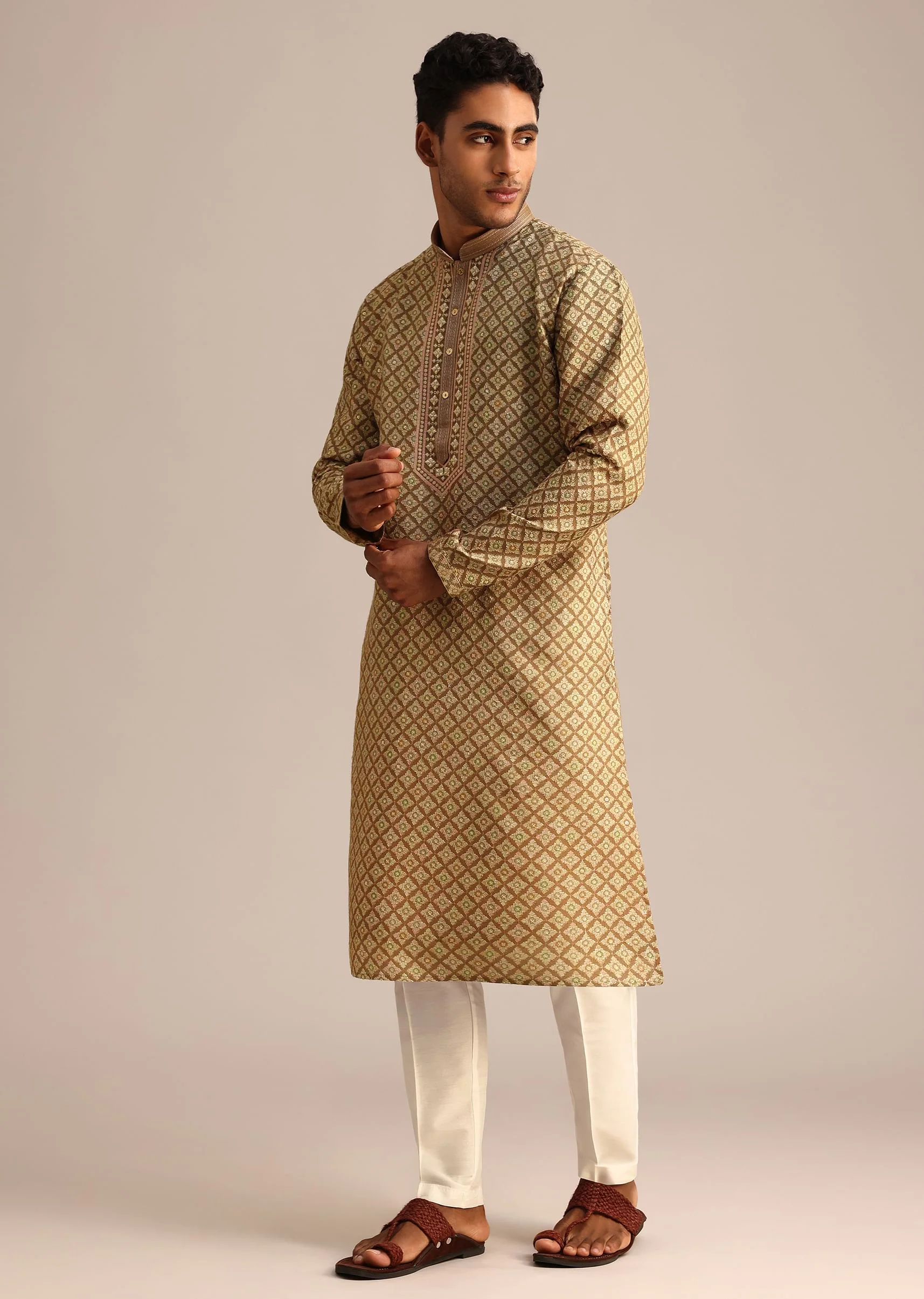 Mehendi Green Georgette Kurta And Pant Set With Printed Detail - Image 3