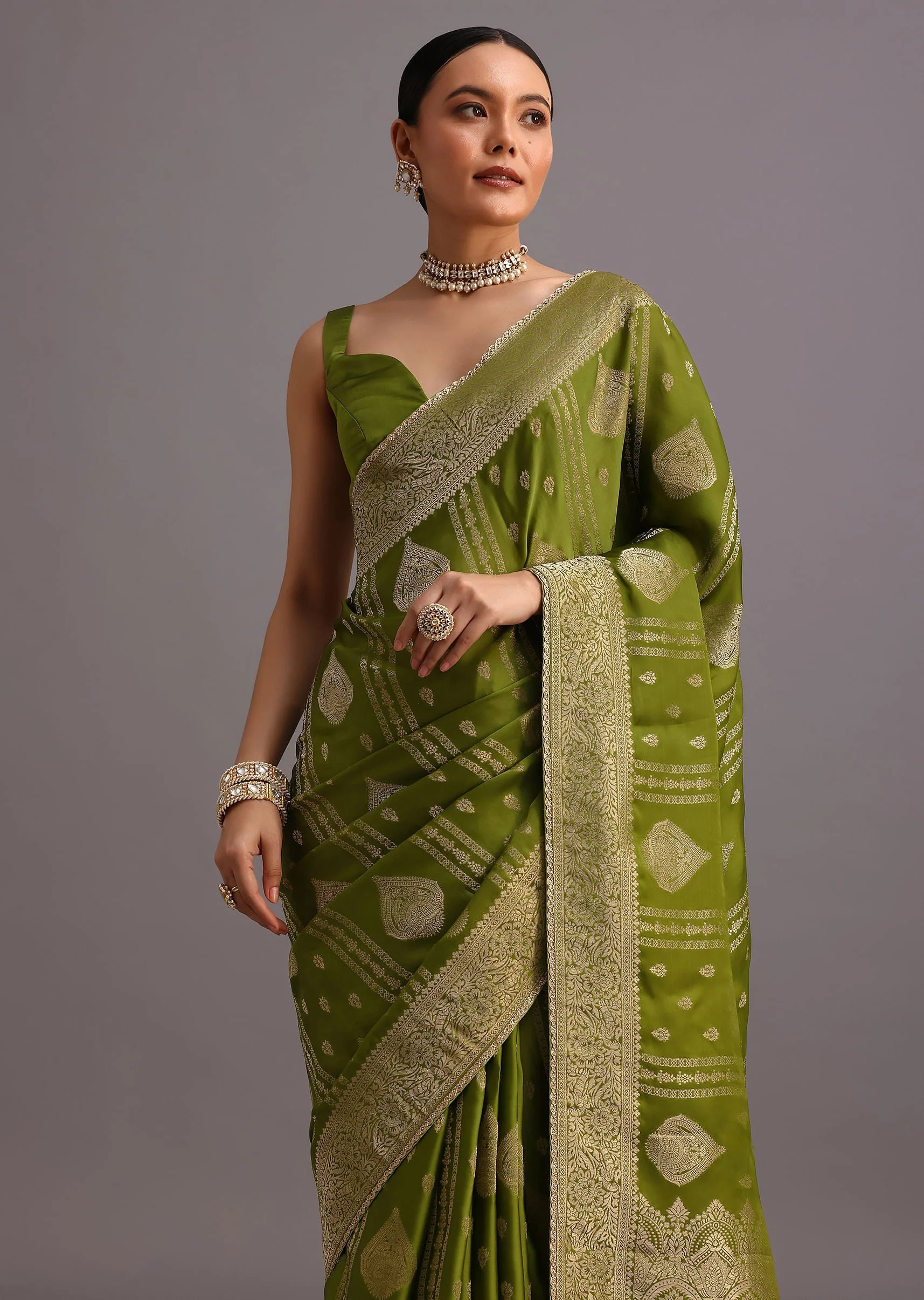 Mehendi Green Zari Woven Satin Silk Saree And Brocade Border - Image 2