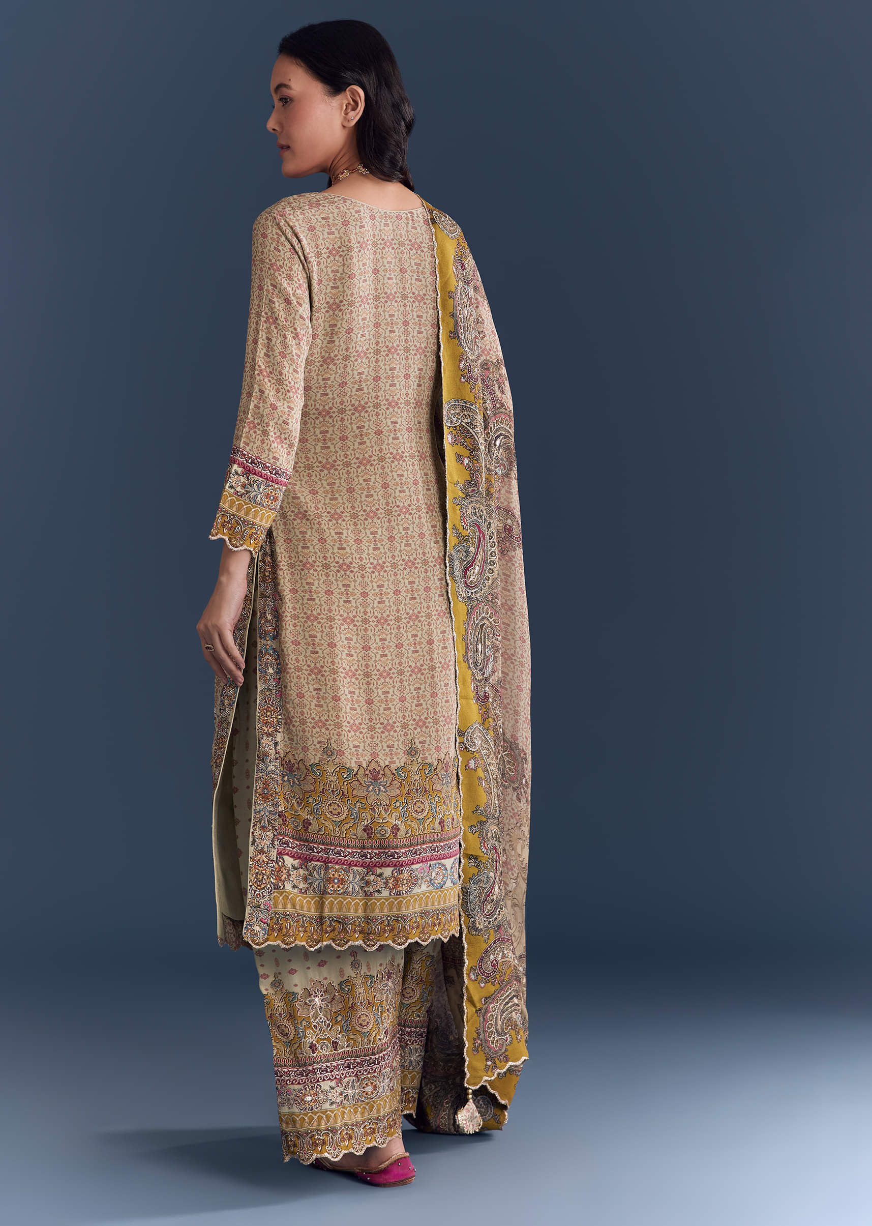 Mint Green Crepe Kurta Set With Paisley And Floral Print - Image 5