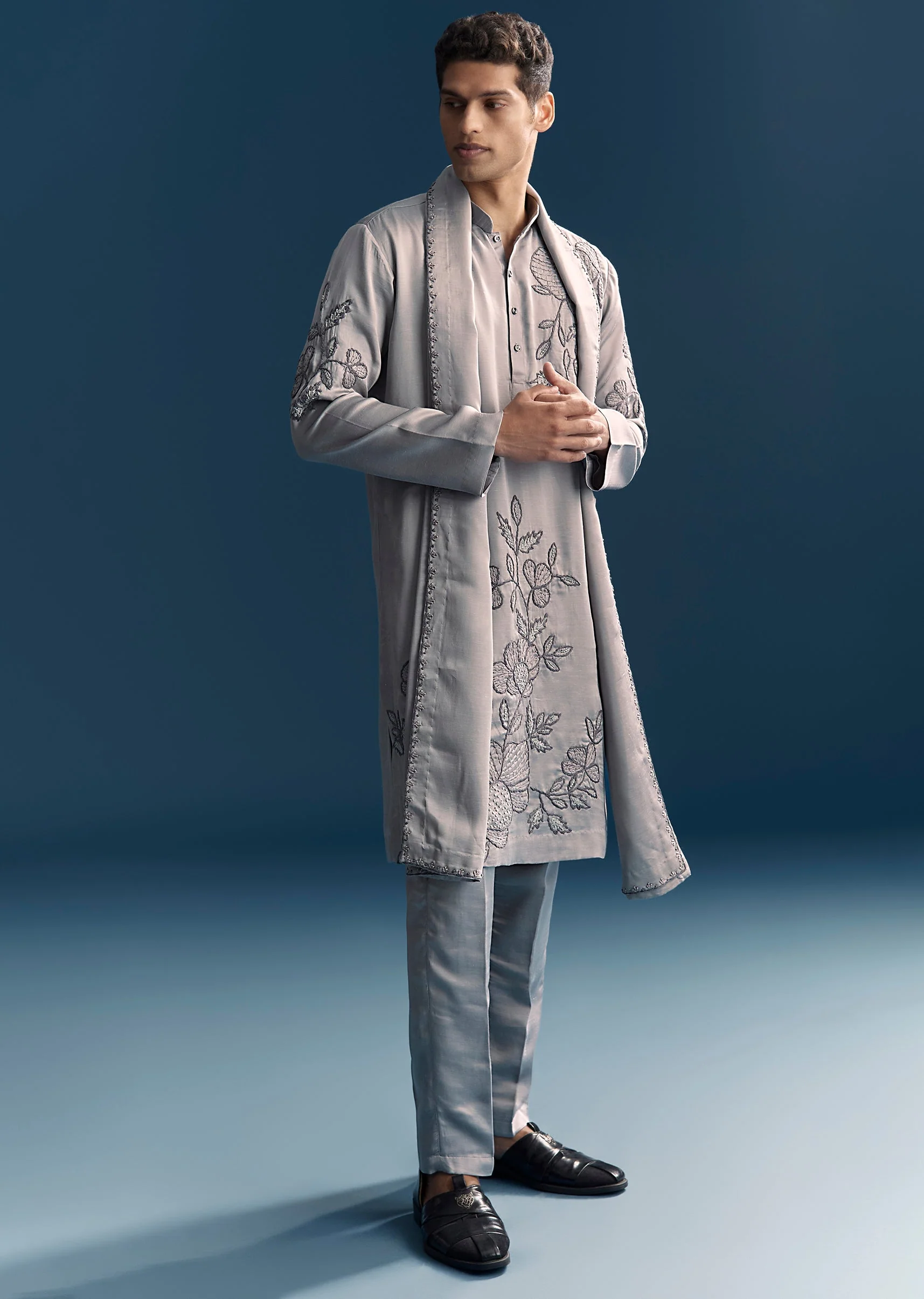 Modern Grey Duo – Indo Western Saree For Her And Kurta Set For Him - Image 7