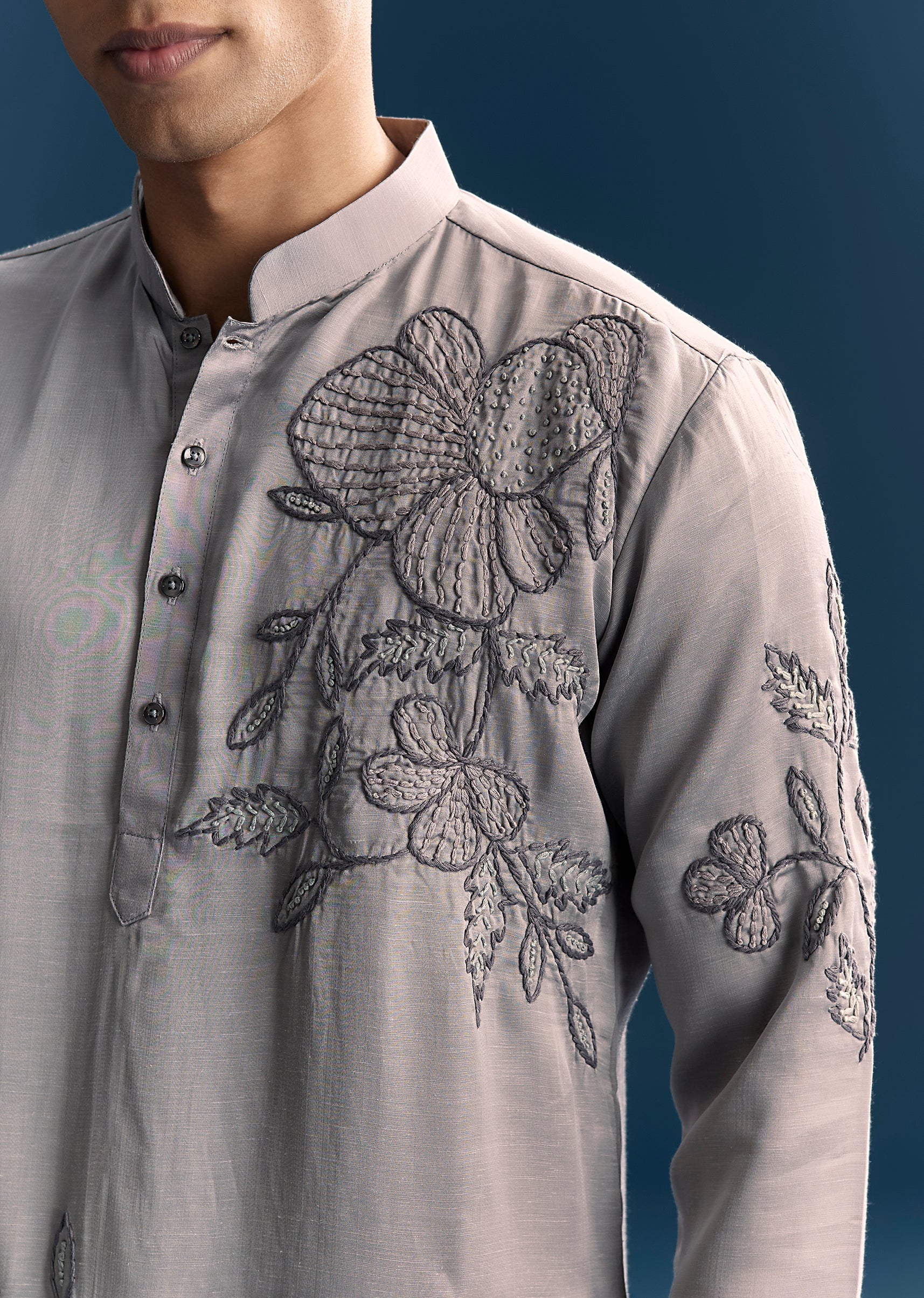 Modern Grey Duo – Indo Western Saree For Her And Kurta Set For Him - Image 9