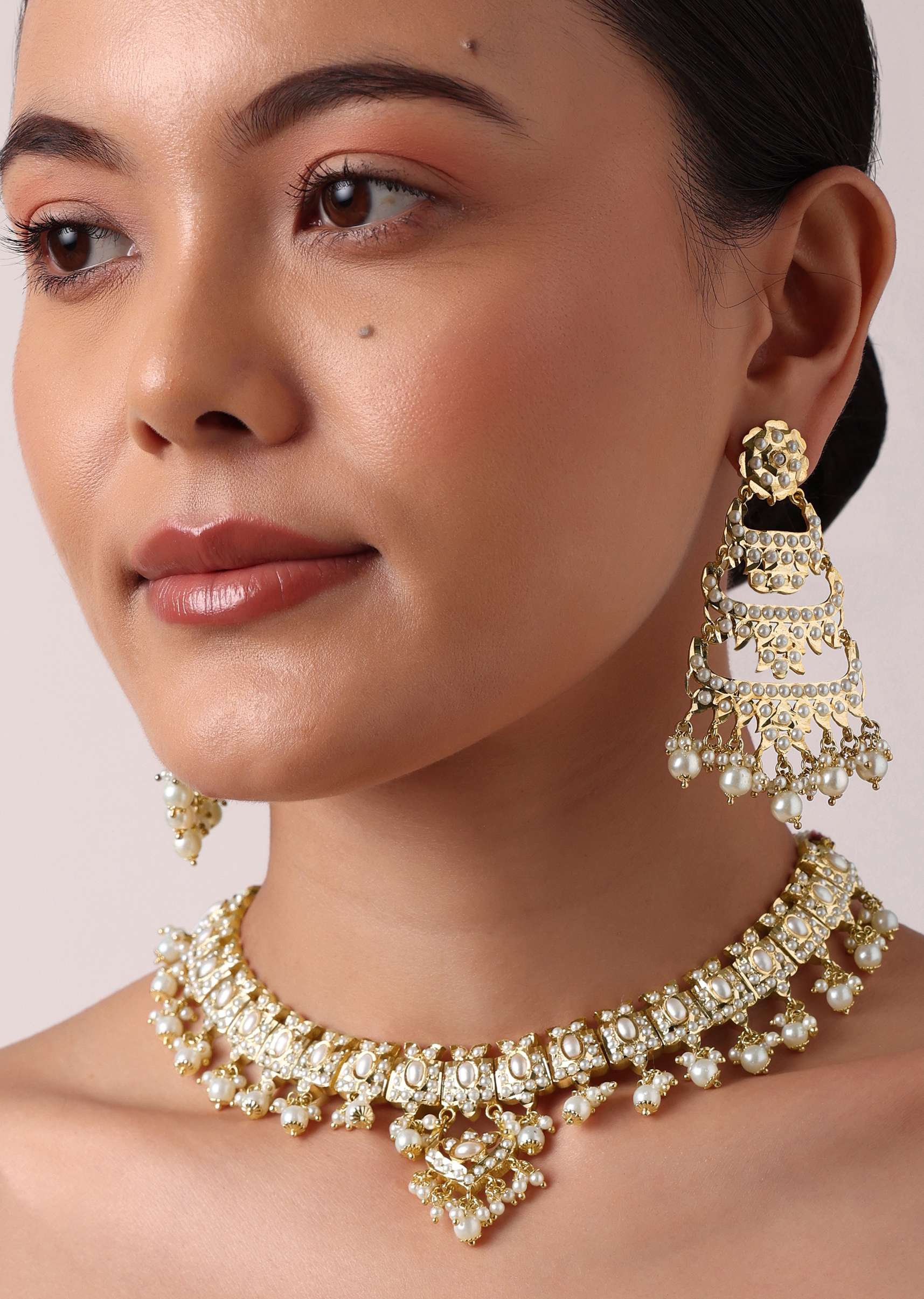 Multi Kundan Choker Set With Tiered Danglers - Image 4