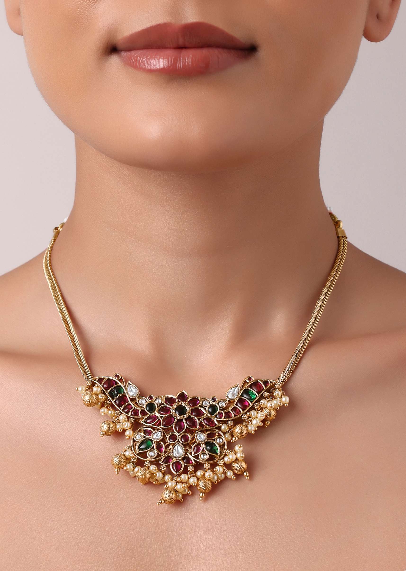 Multicolor Kundan Short Necklace Set With Pearls - Image 5