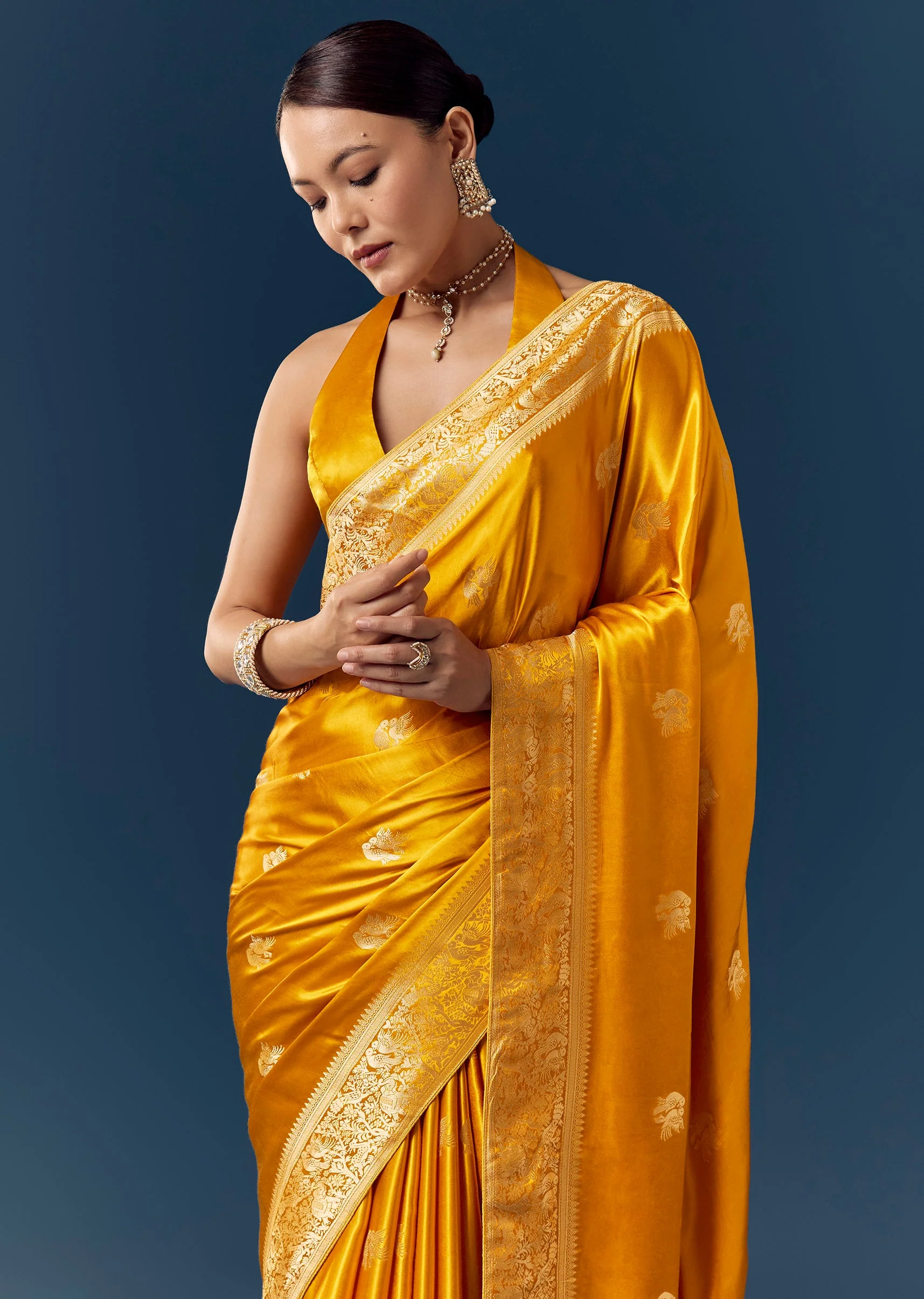 Mustard Satin Silk Saree with Bird Motif Zari Weave - Image 5