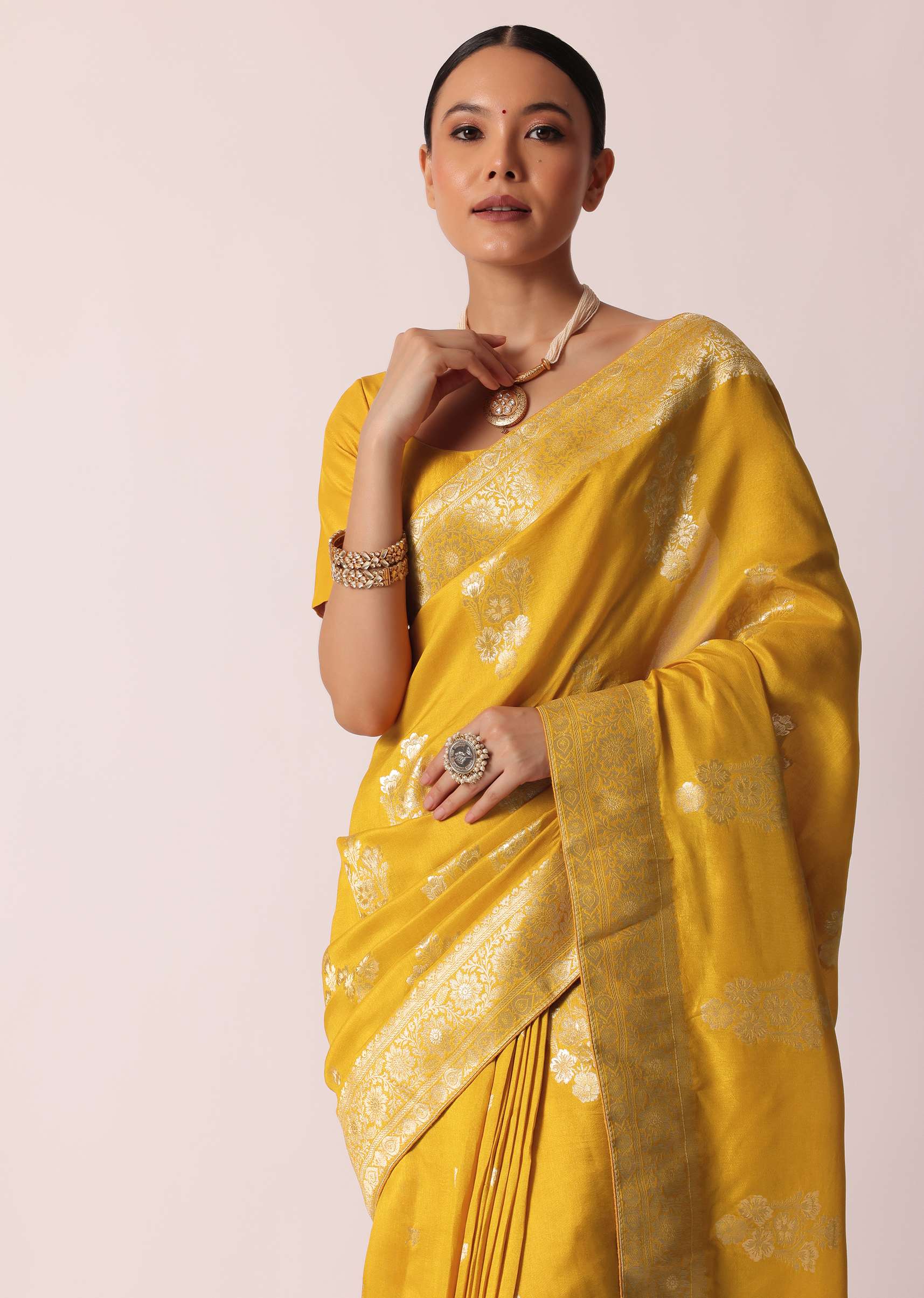Mustard Yellow Banarasi Silk Saree With Zari Floral Motifs And Unstitched Blouse Piece - Image 2