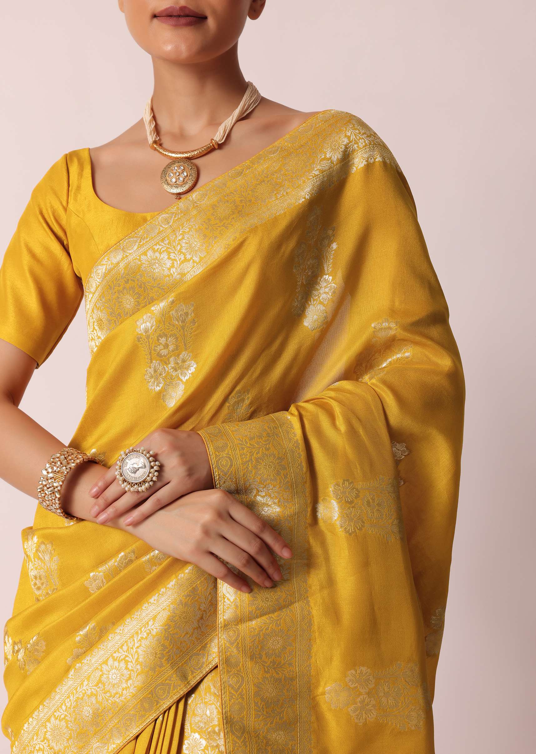 Mustard Yellow Banarasi Silk Saree With Zari Floral Motifs And Unstitched Blouse Piece - Image 5